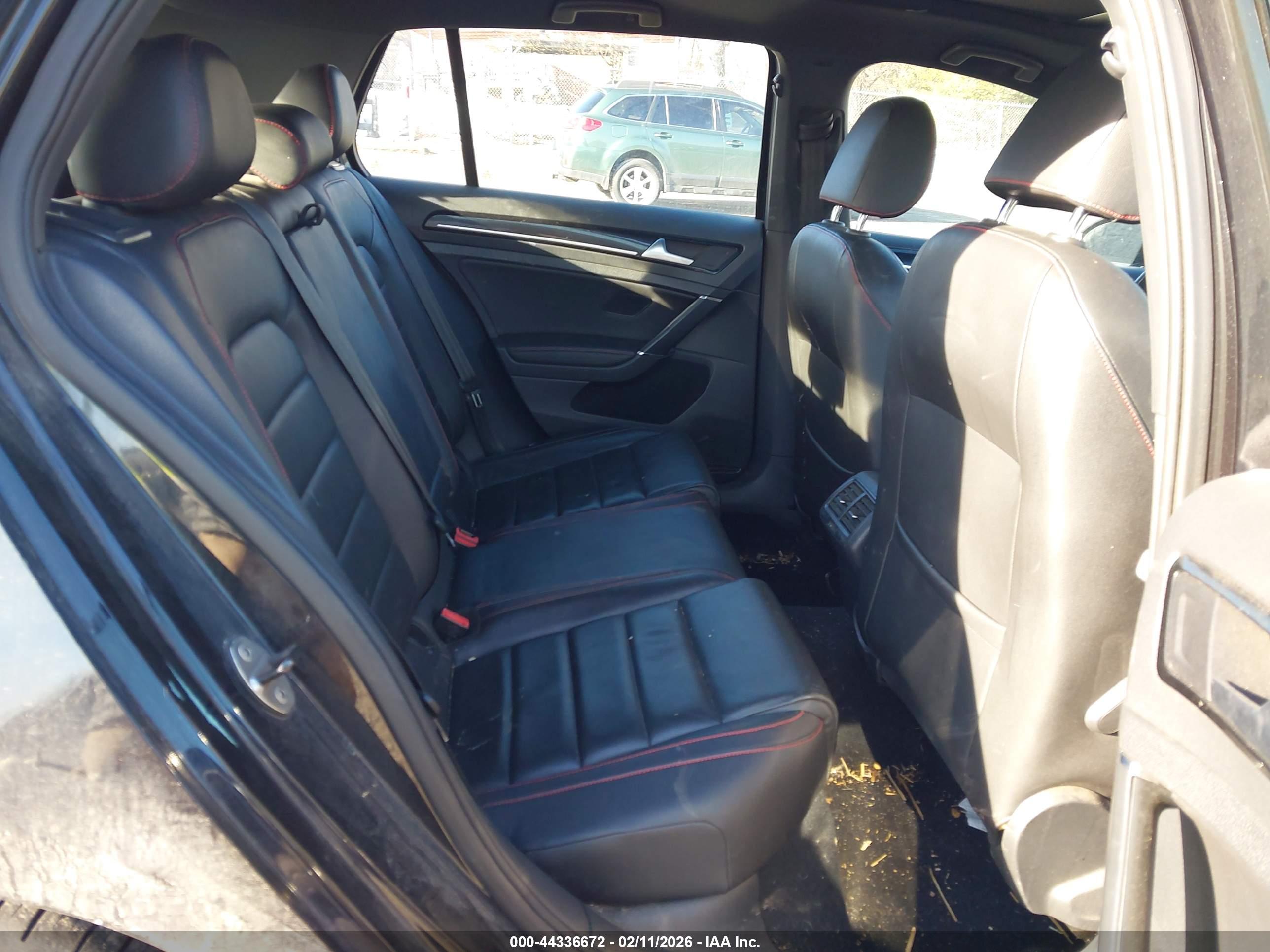 VOLKSWAGEN GOLF image 8