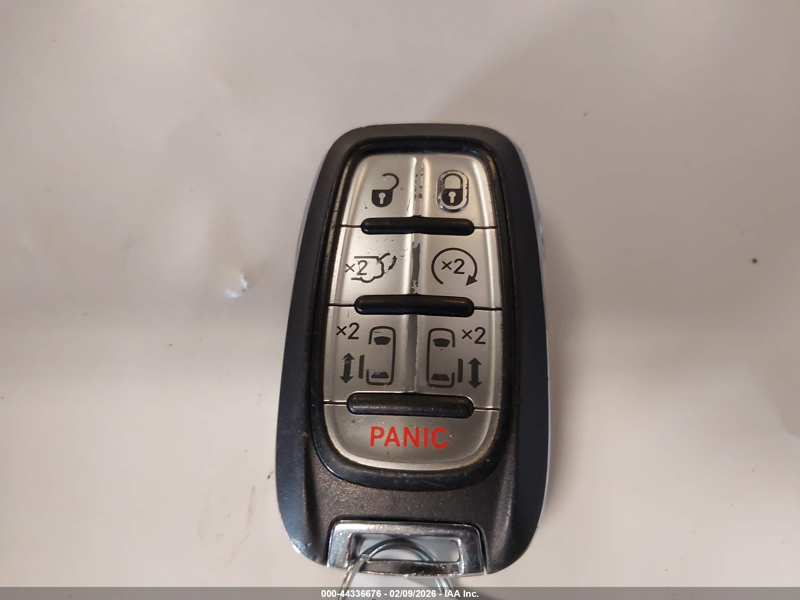 CHRYSLER PACIFICA image 11