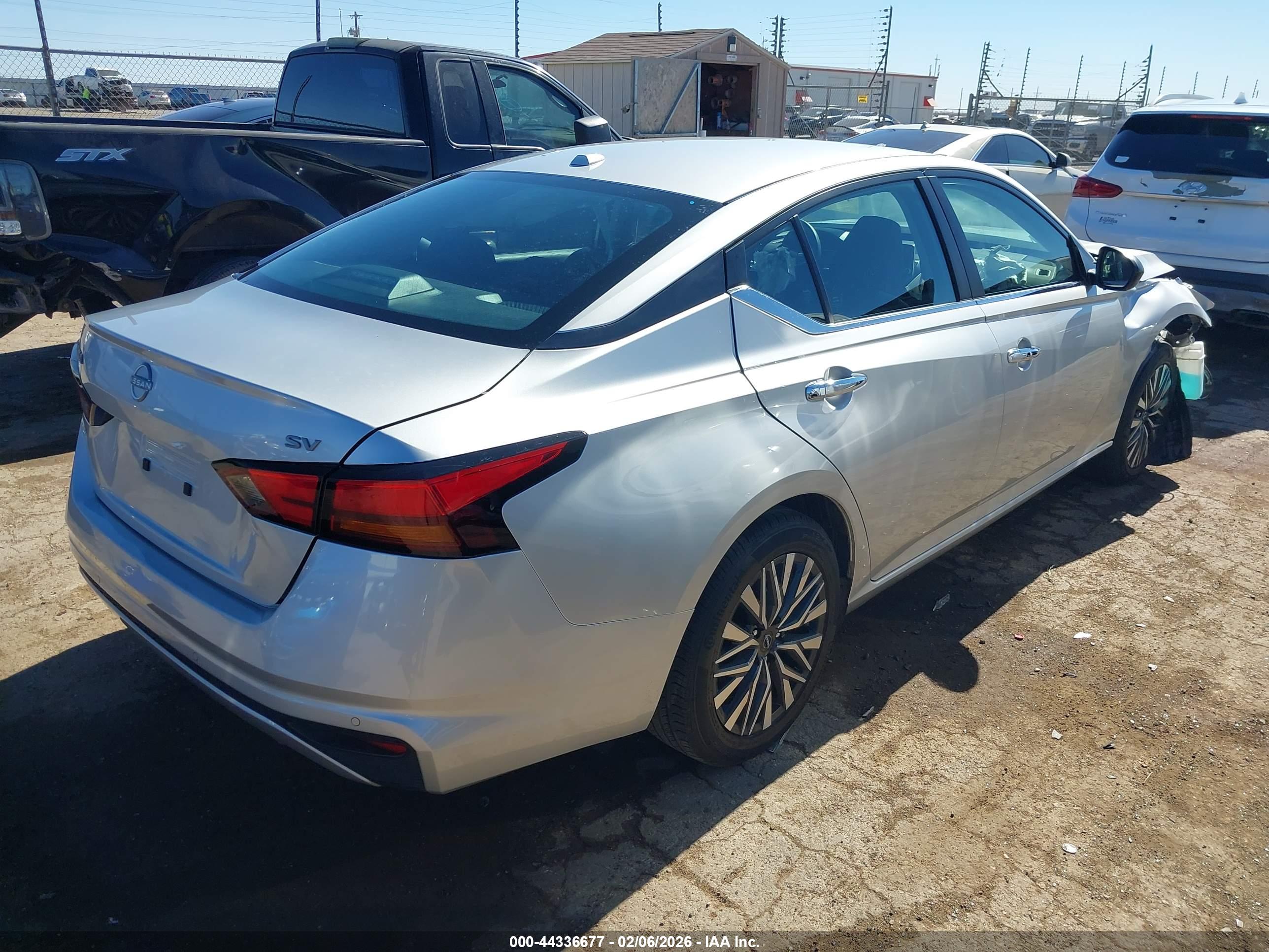 NISSAN ALTIMA image 4