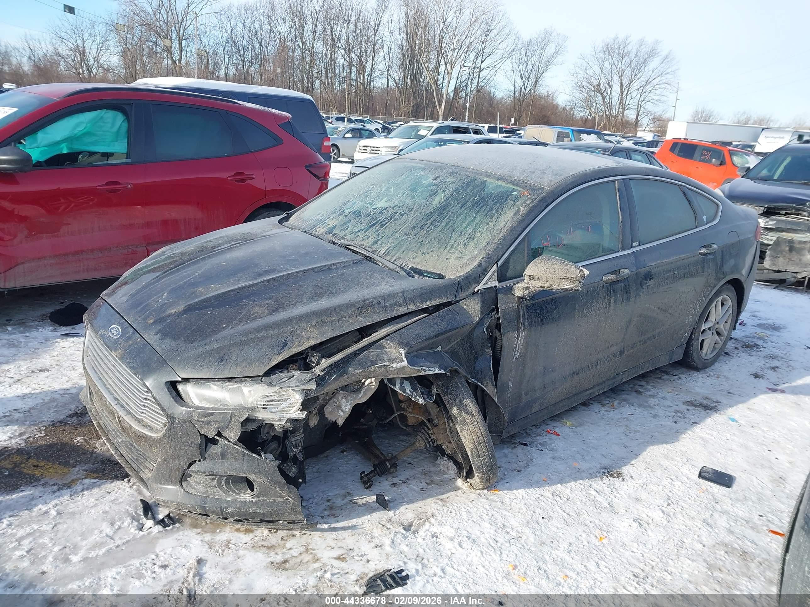 FORD FUSION image 2