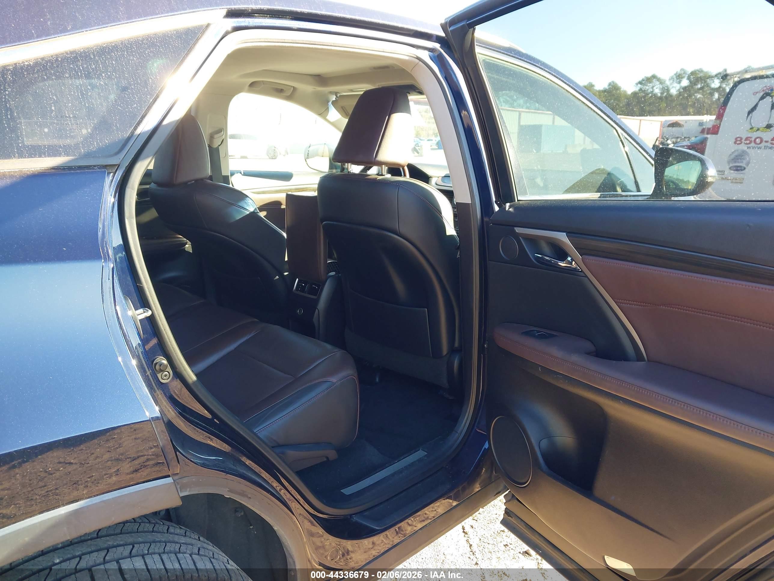 LEXUS RX image 8