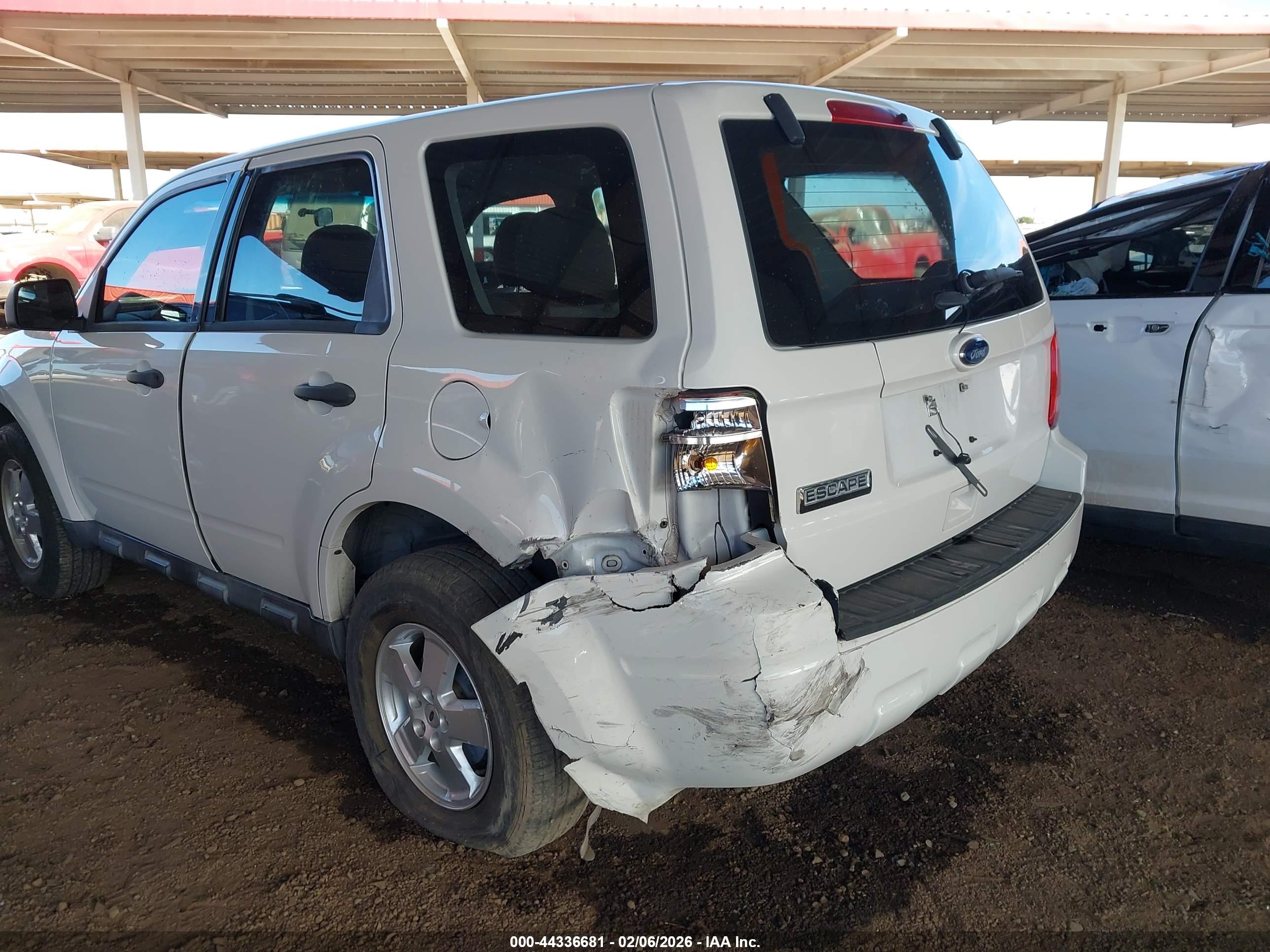 FORD ESCAPE image 6