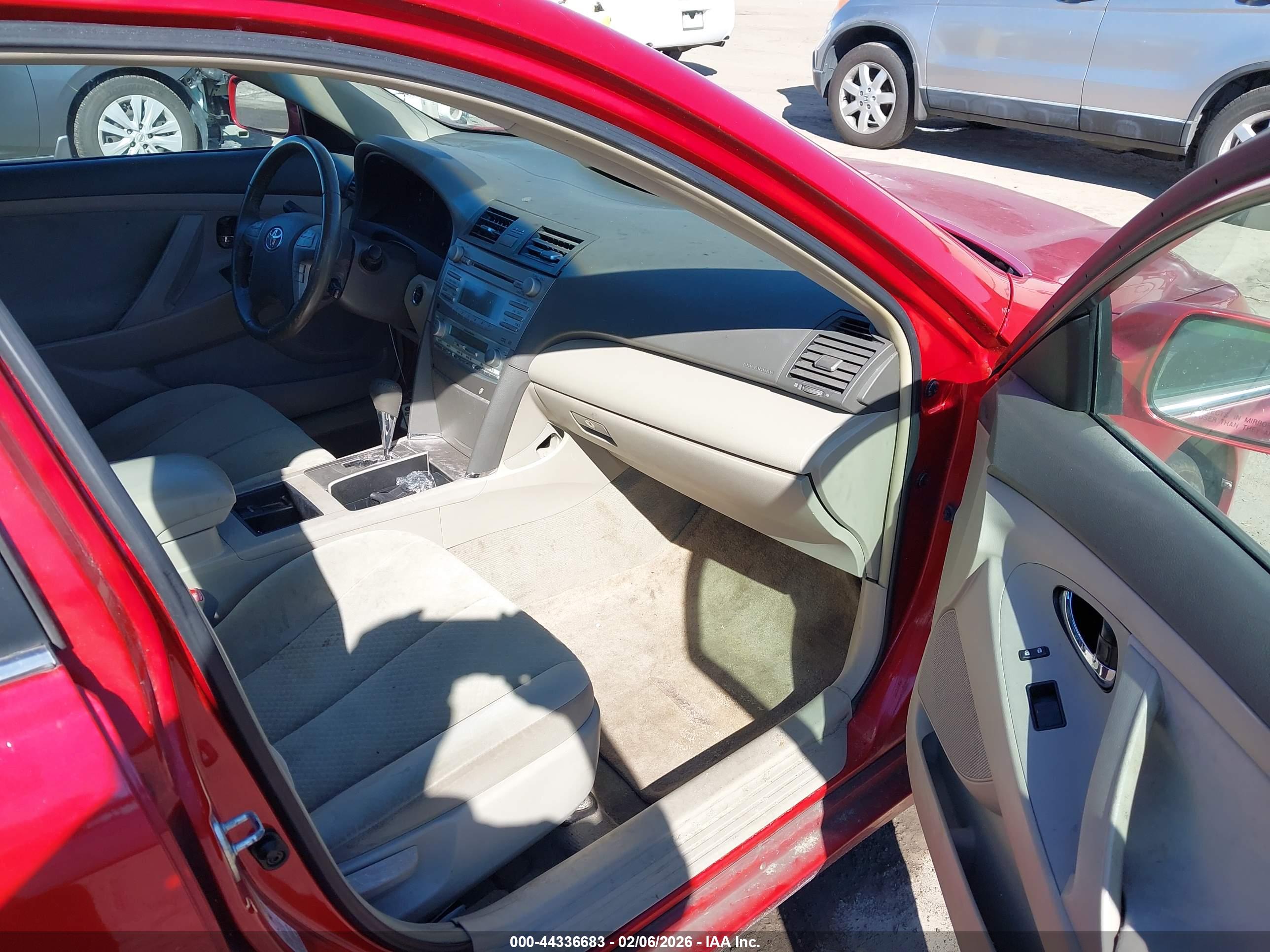 TOYOTA CAMRY image 5