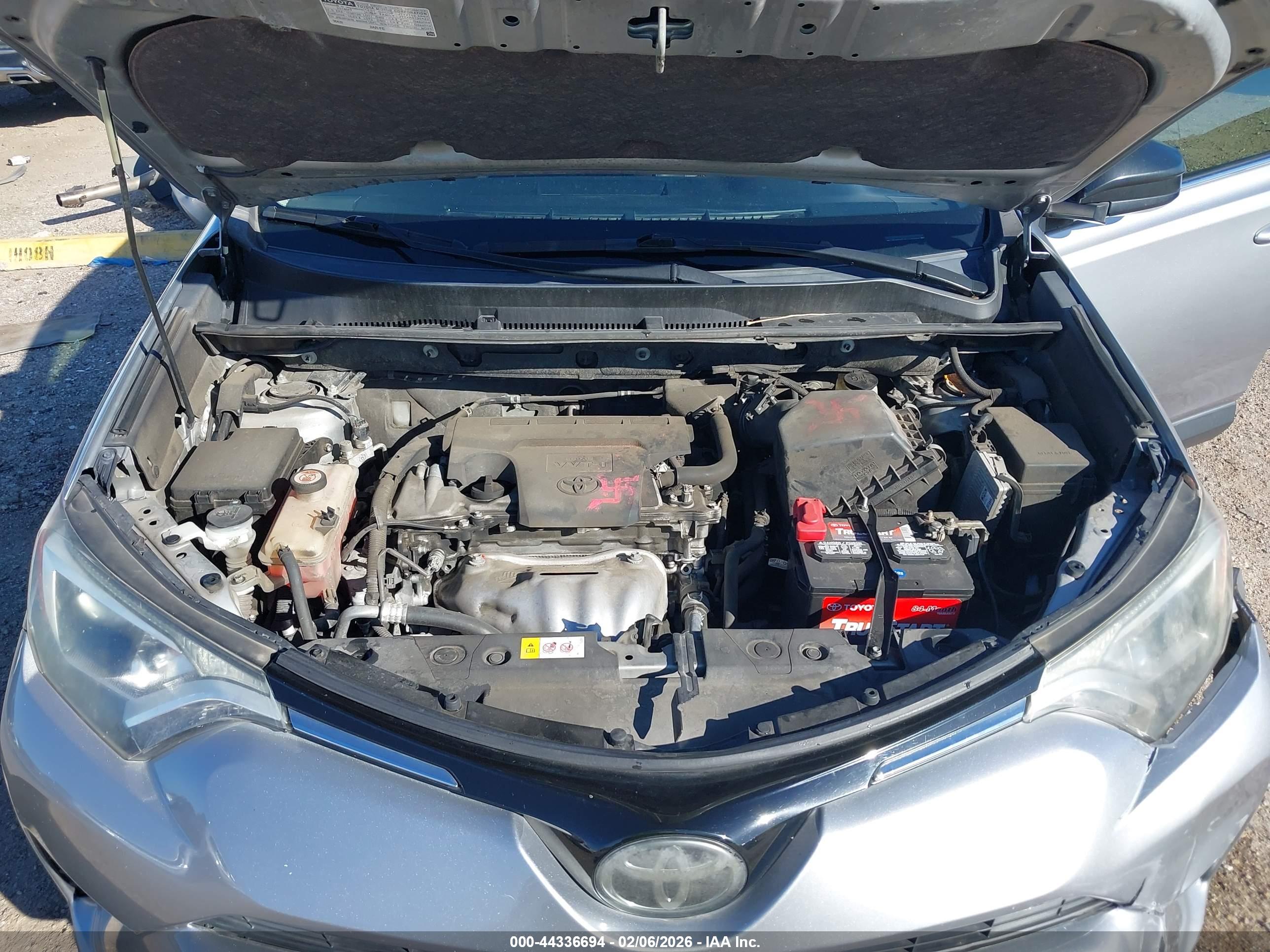 TOYOTA RAV4 image 10