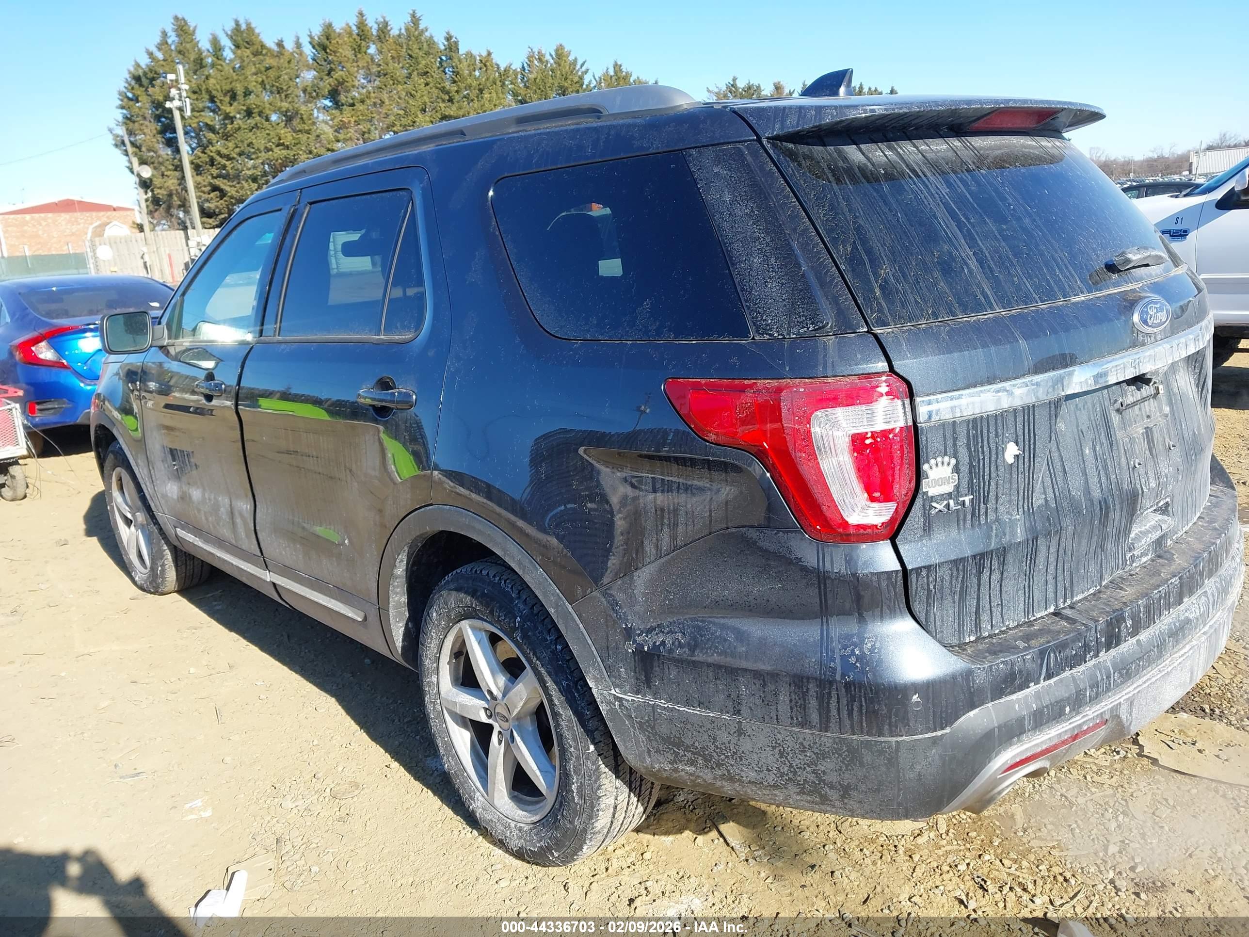 FORD EXPLORER image 3
