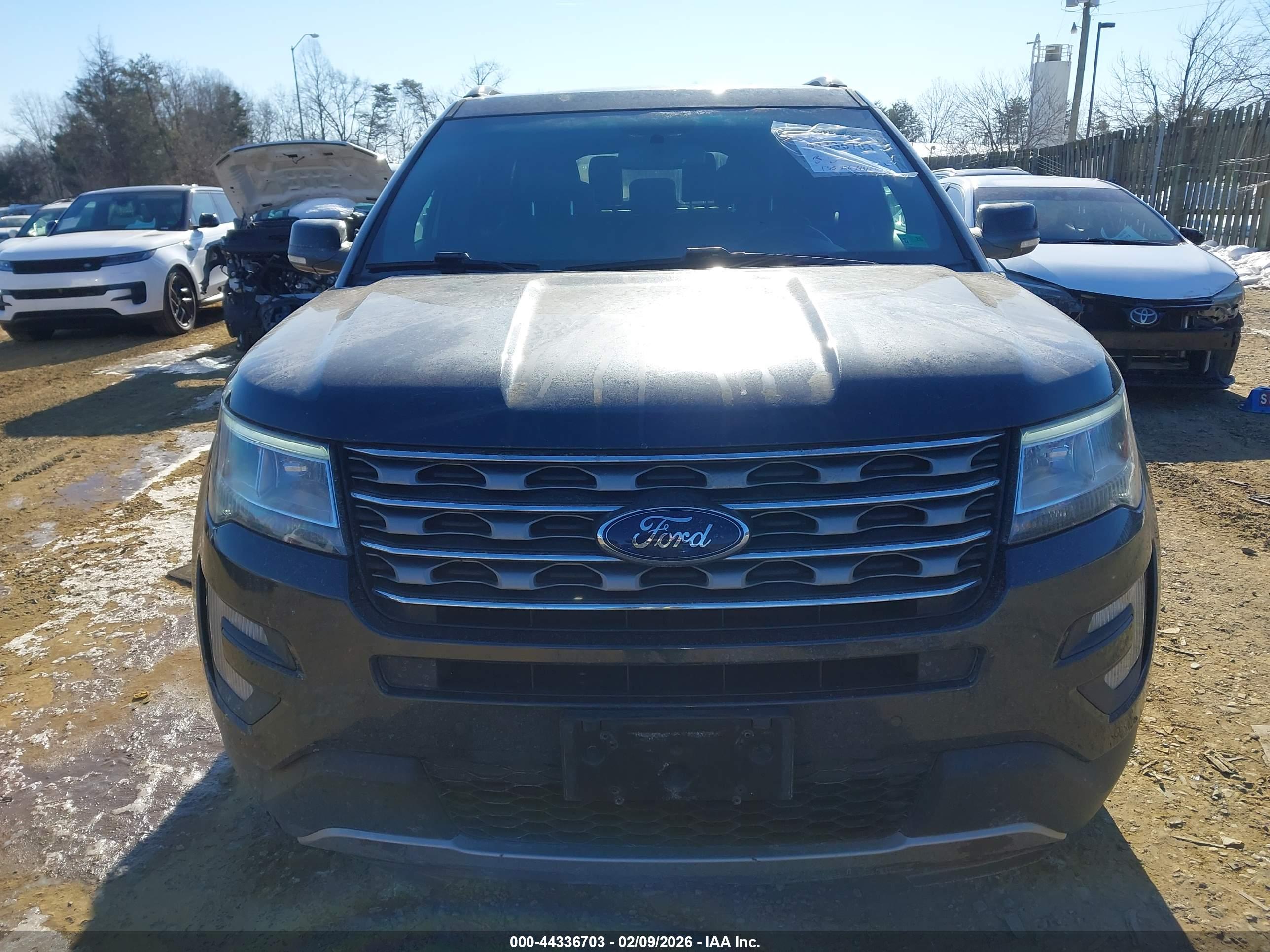 FORD EXPLORER image 6