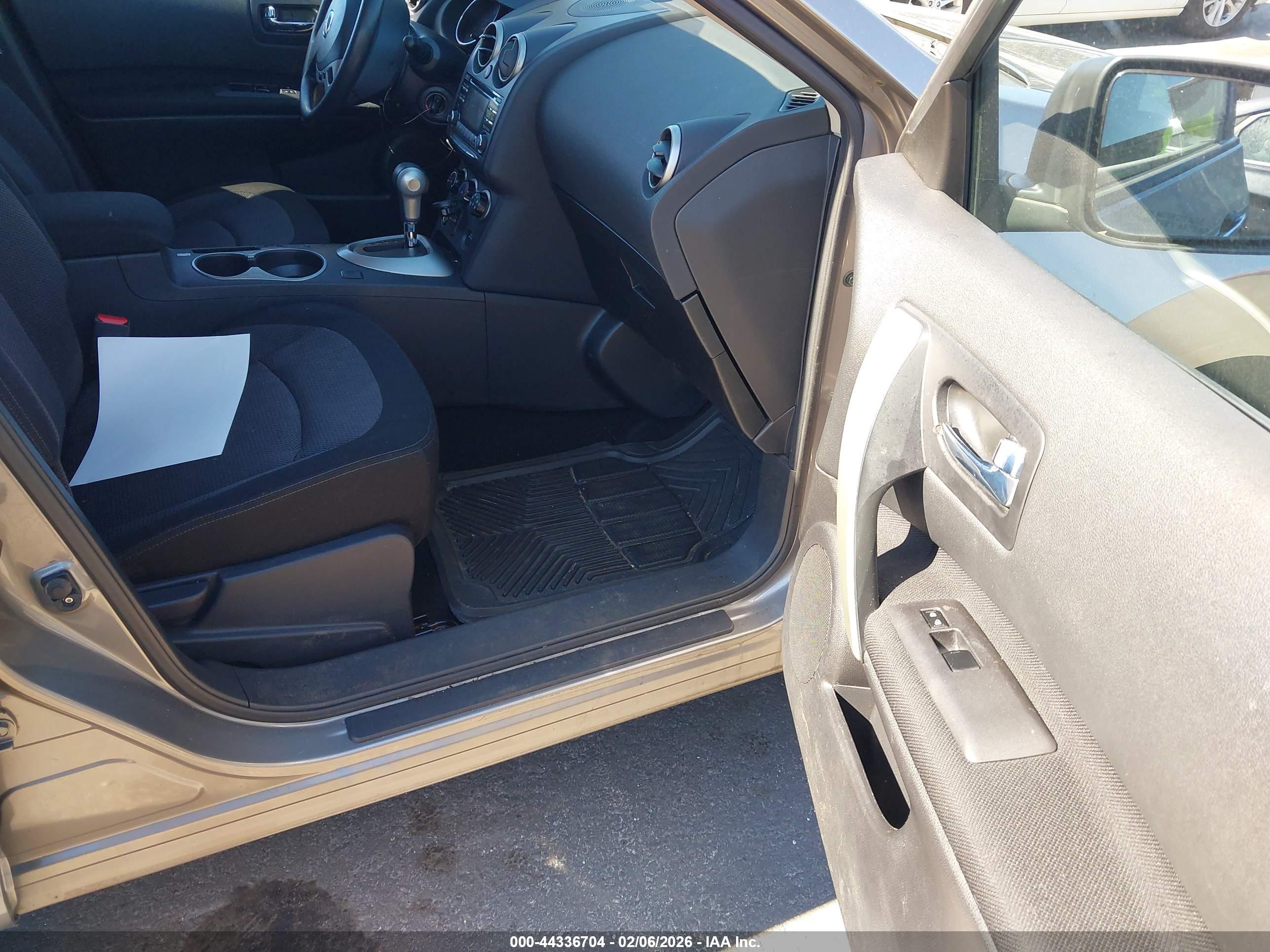 NISSAN ROGUE image 5