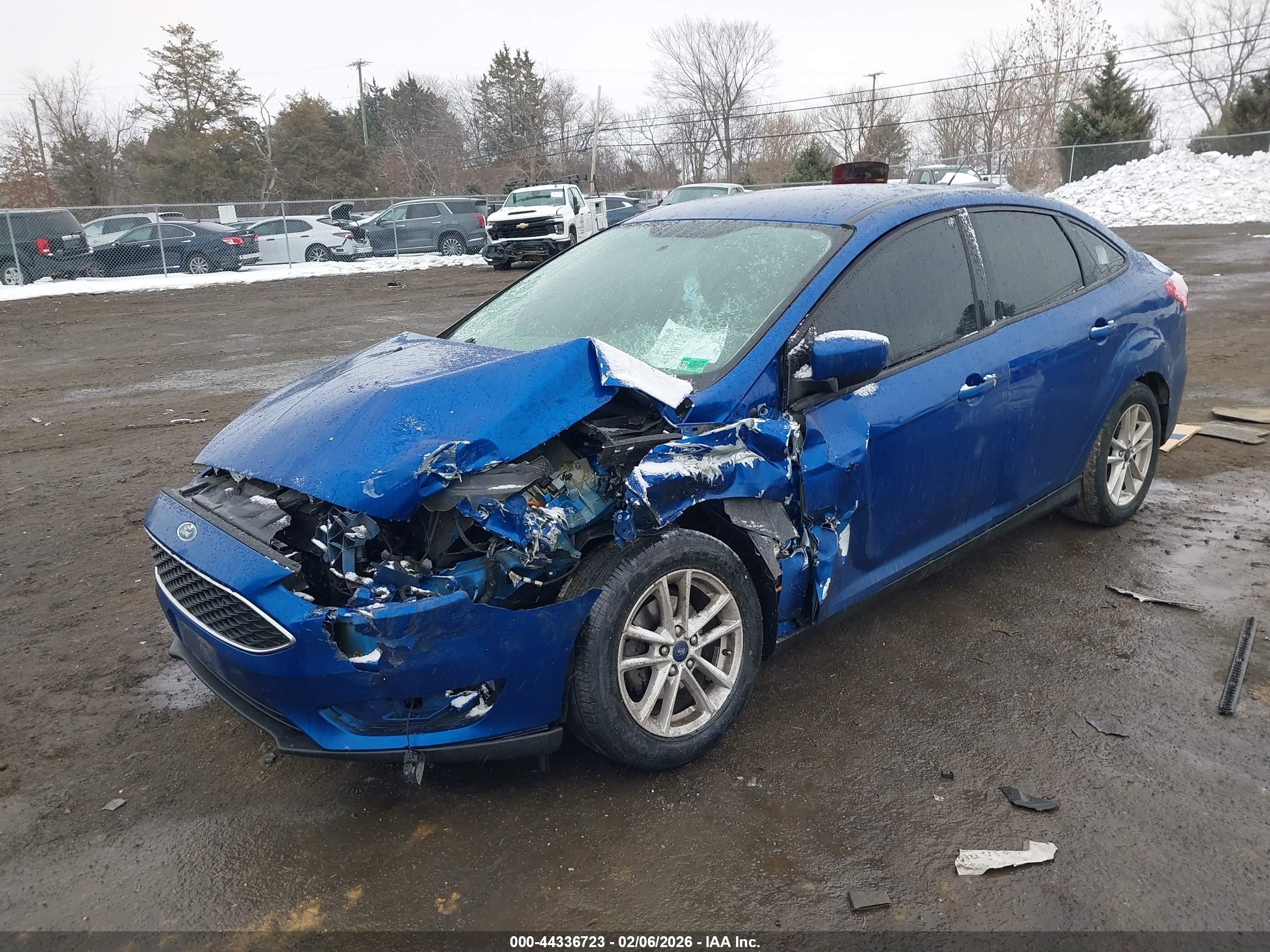 FORD FOCUS image 2