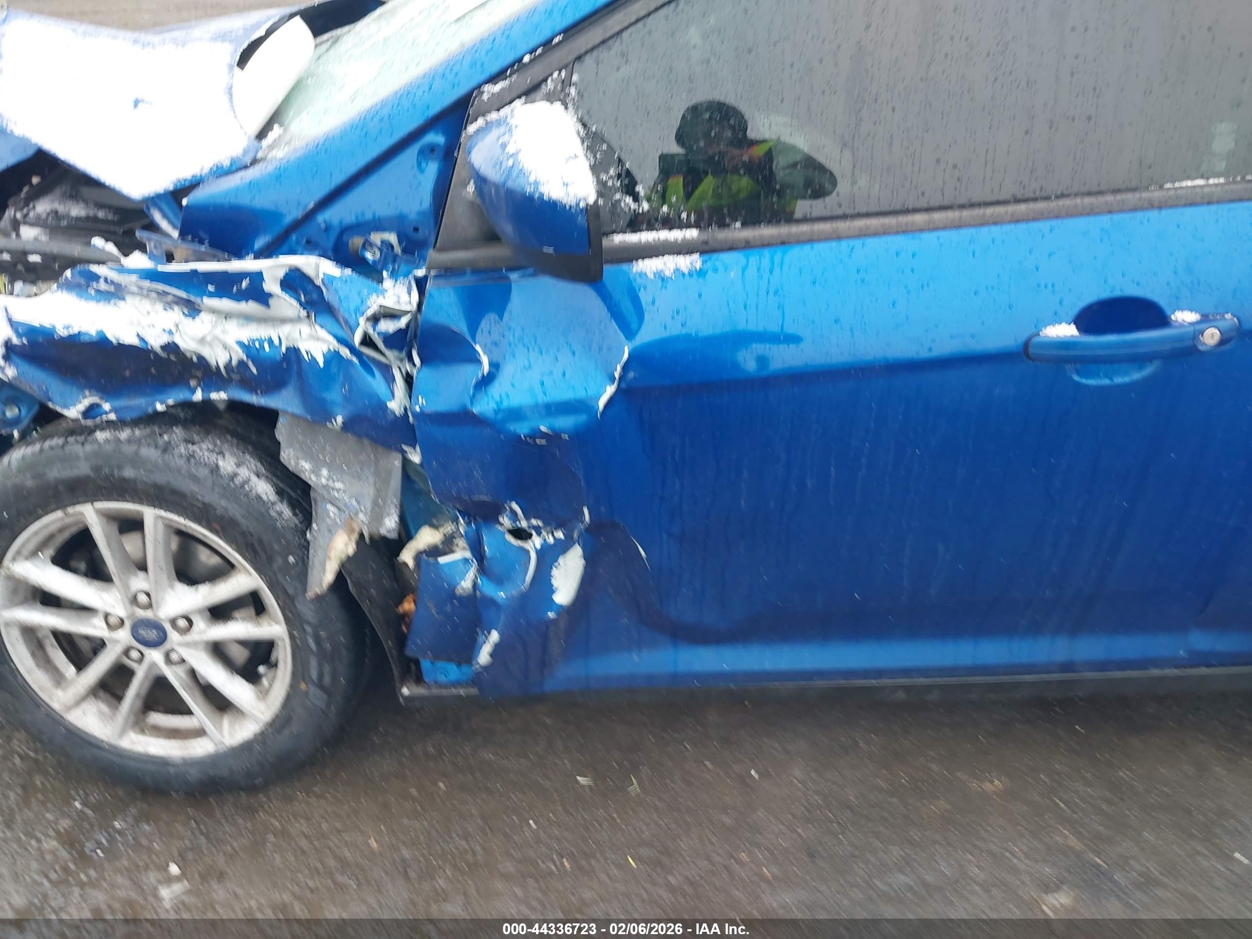 FORD FOCUS image 6