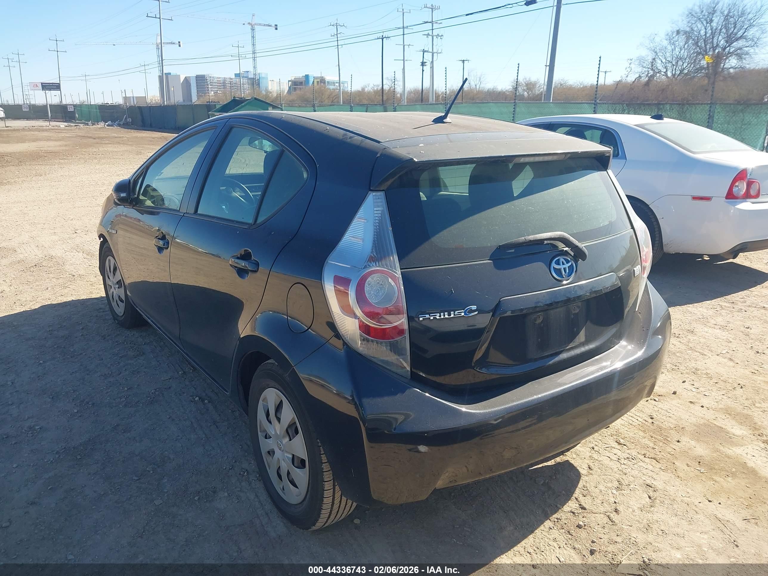 TOYOTA PRIUS image 3