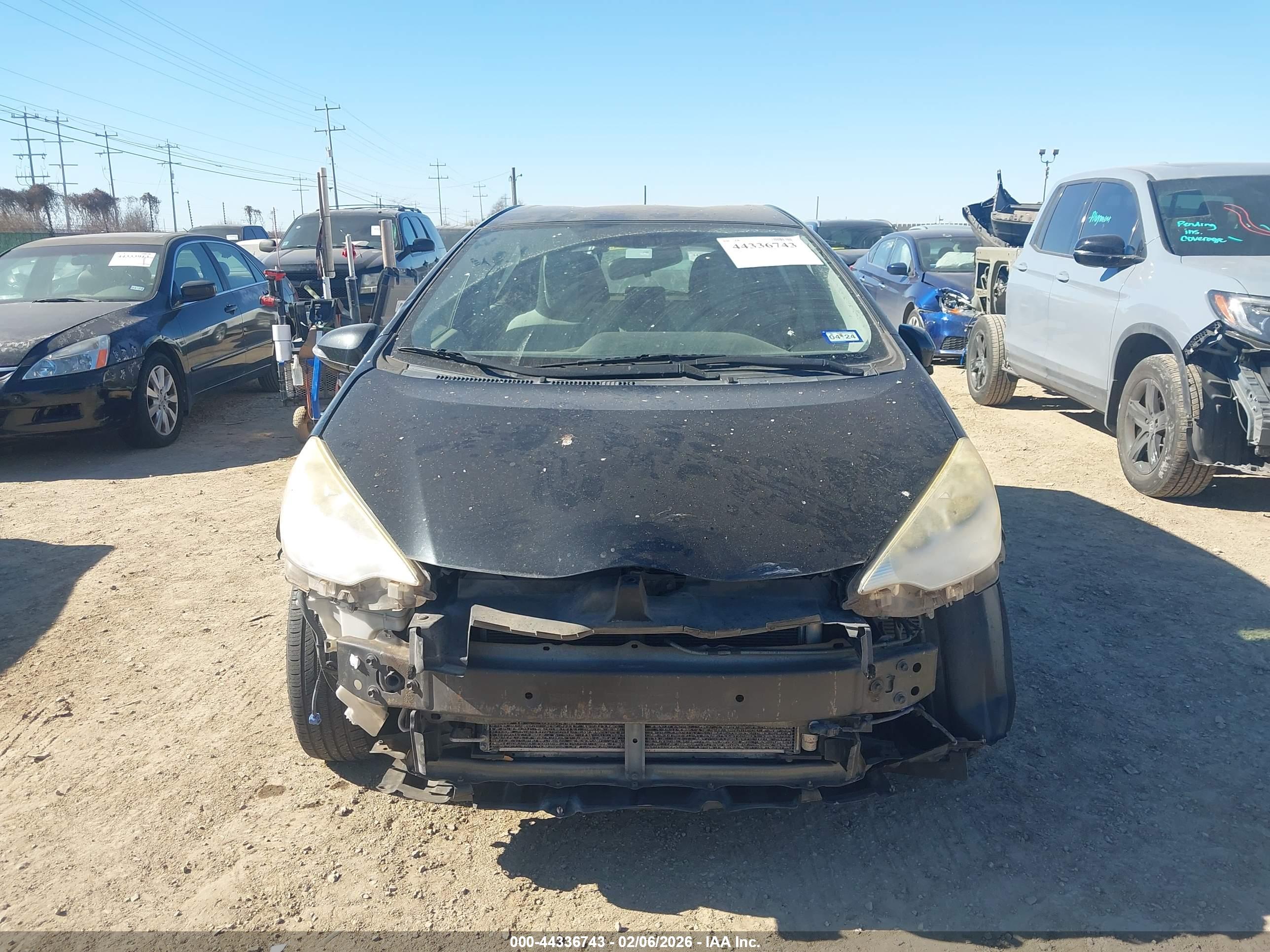TOYOTA PRIUS image 6