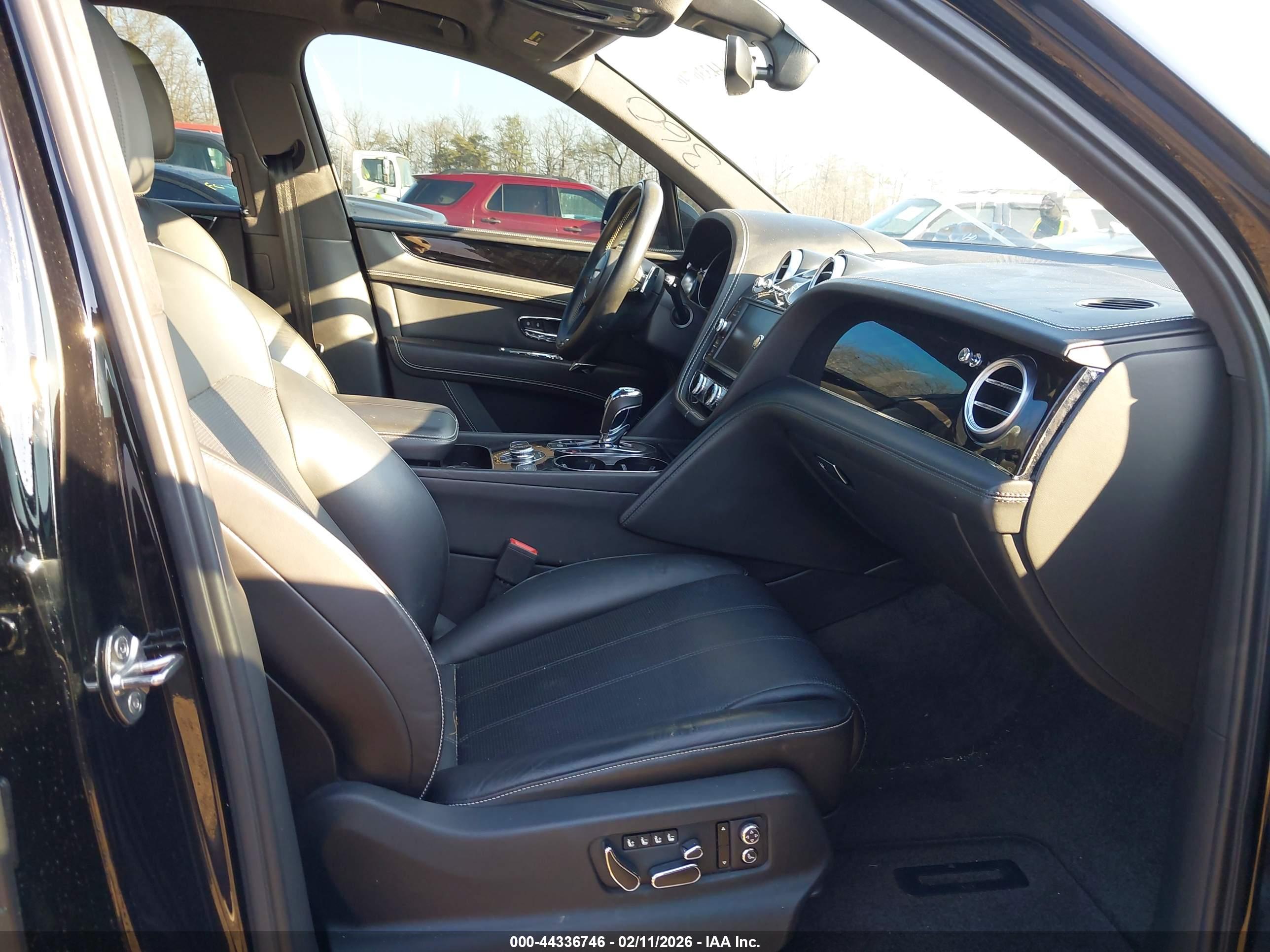 BENTLEY BENTAYGA image 5