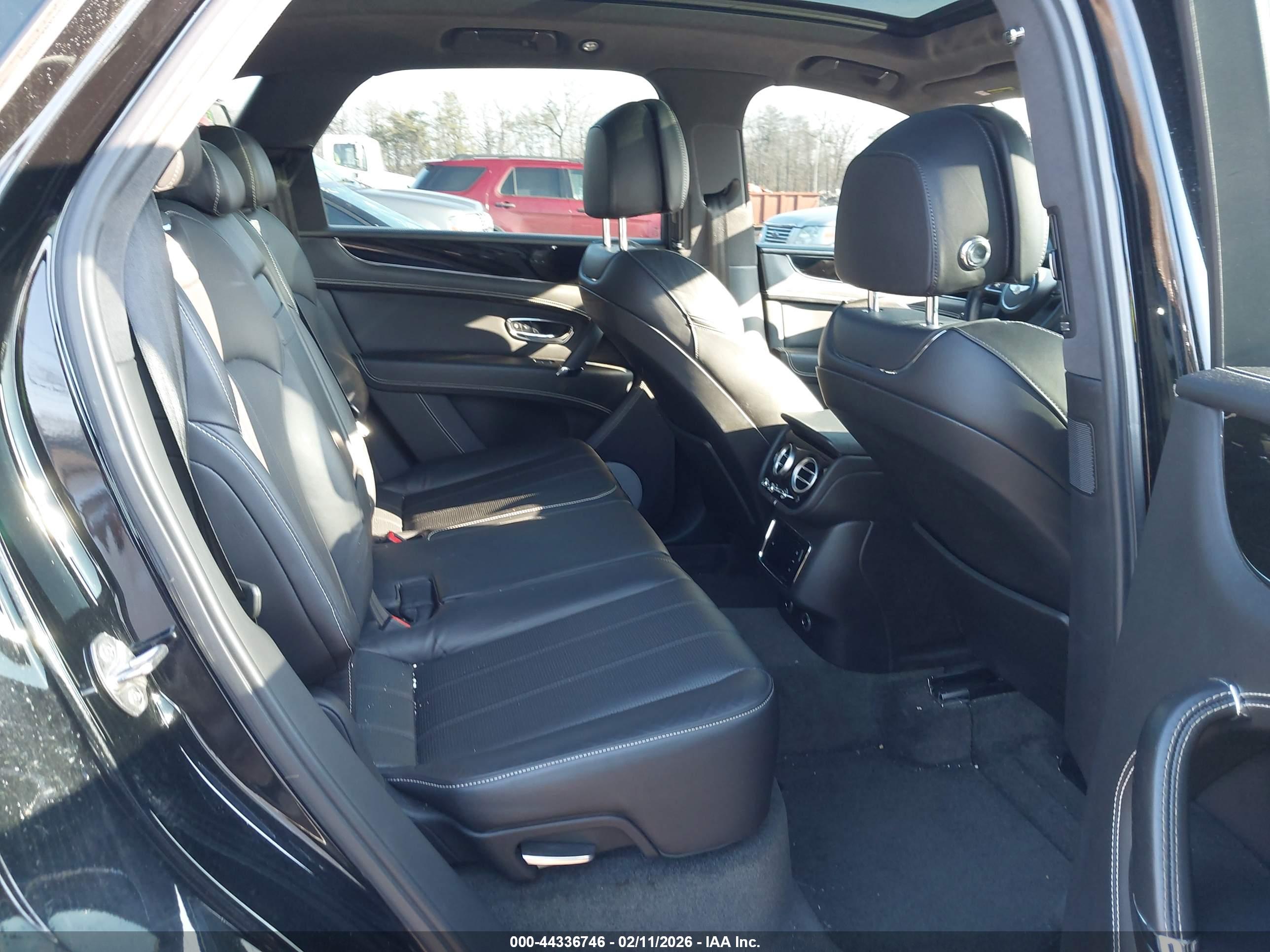 BENTLEY BENTAYGA image 8