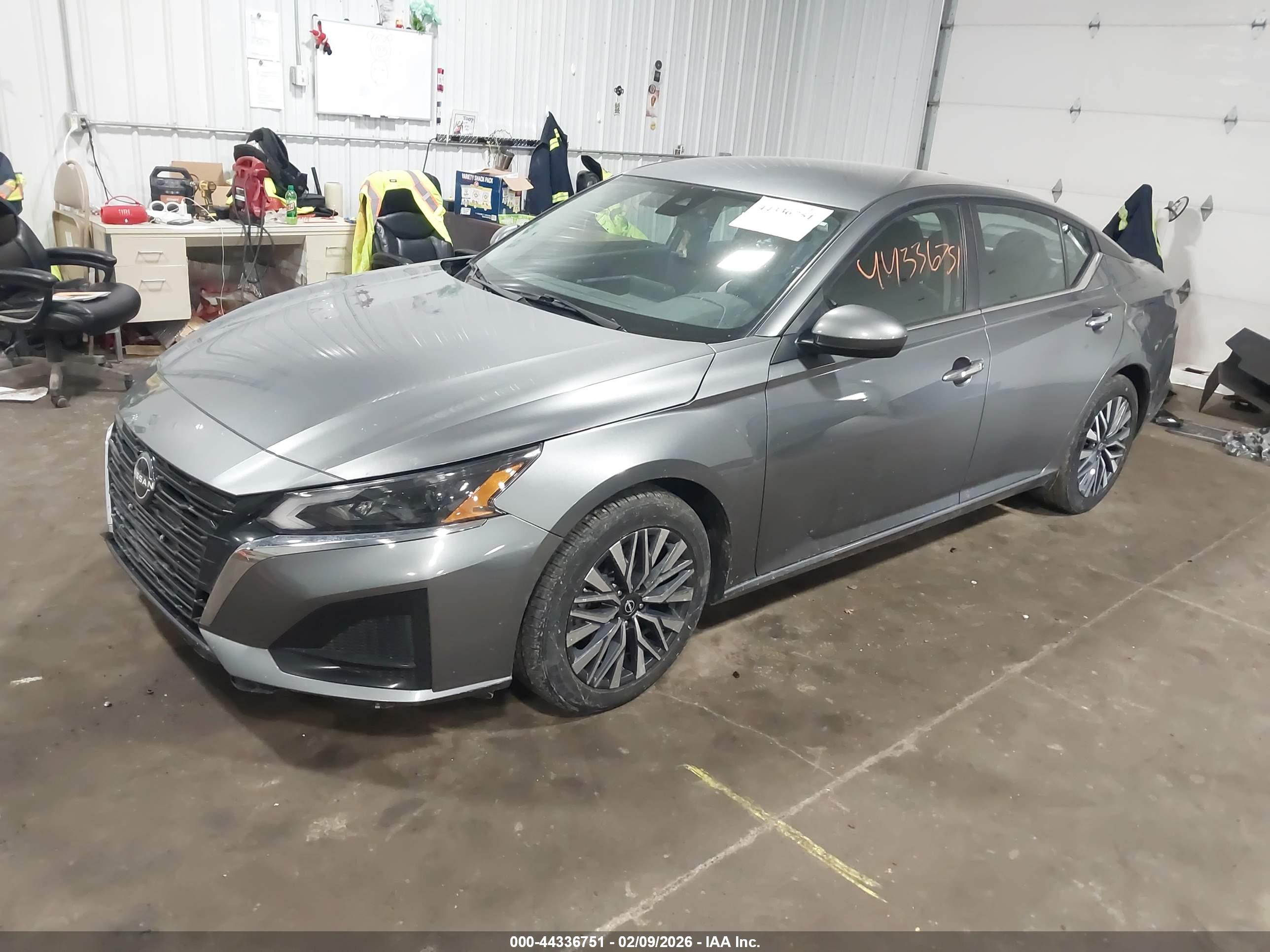 NISSAN ALTIMA image 2