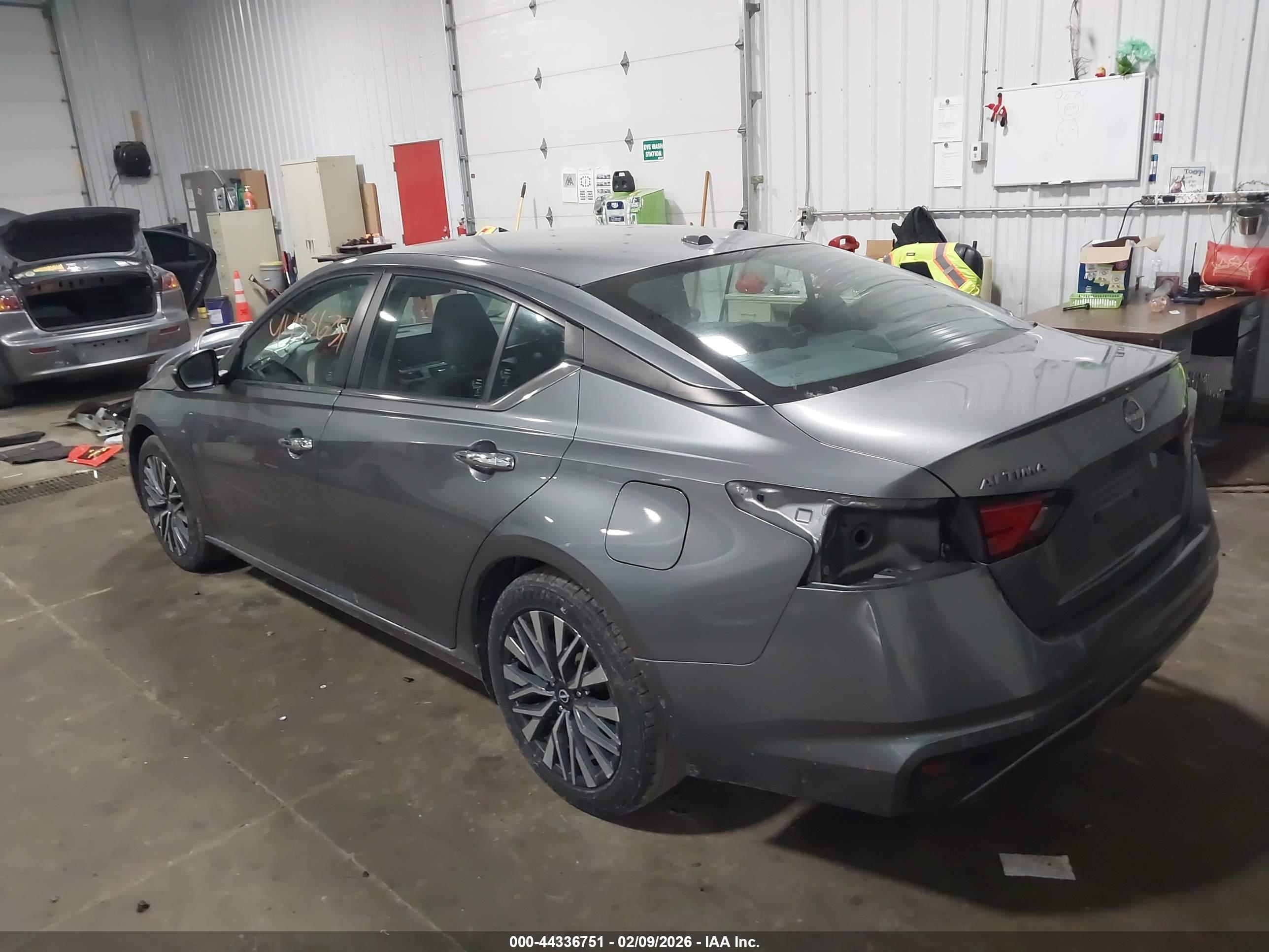 NISSAN ALTIMA image 3