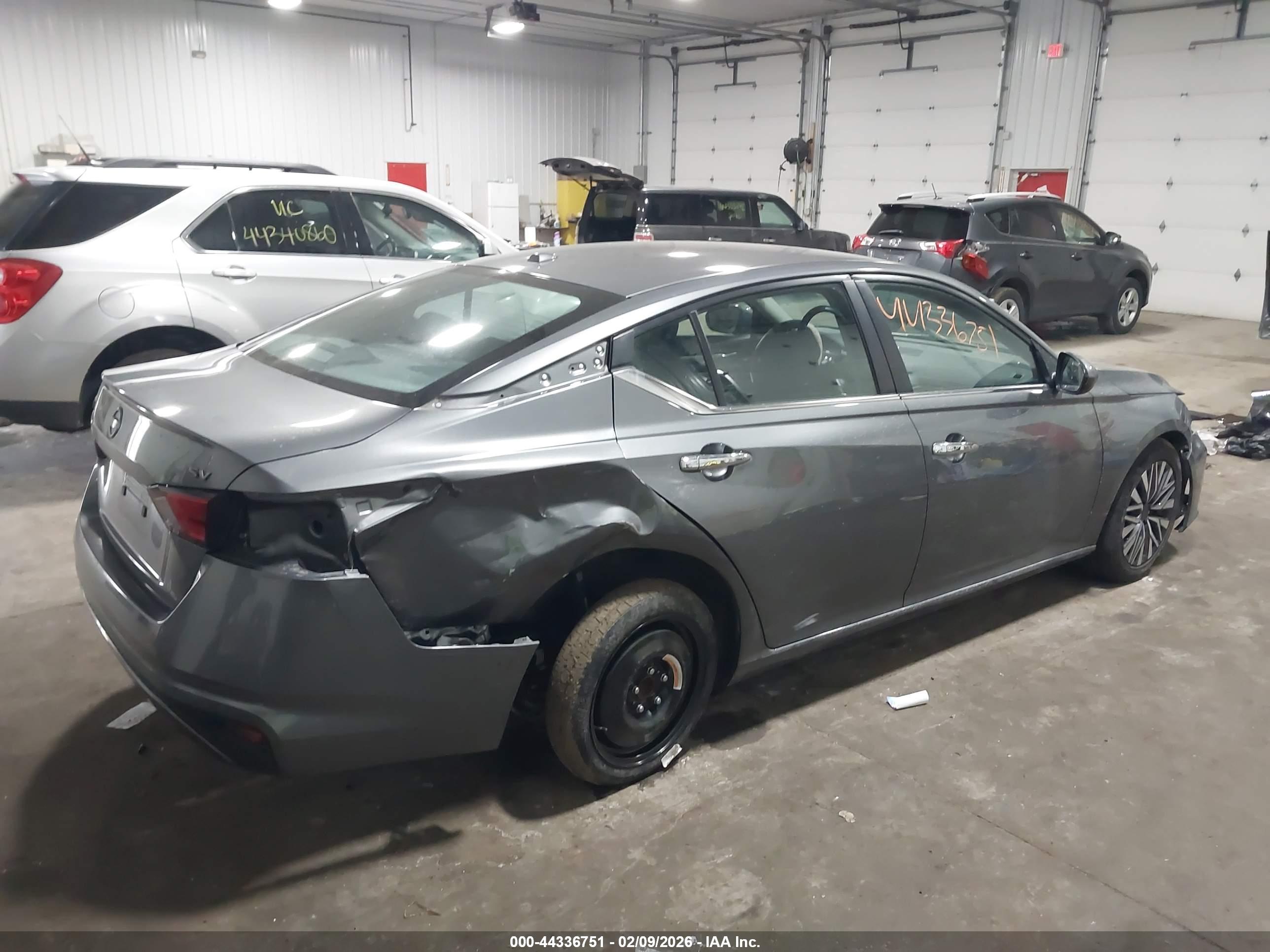 NISSAN ALTIMA image 4