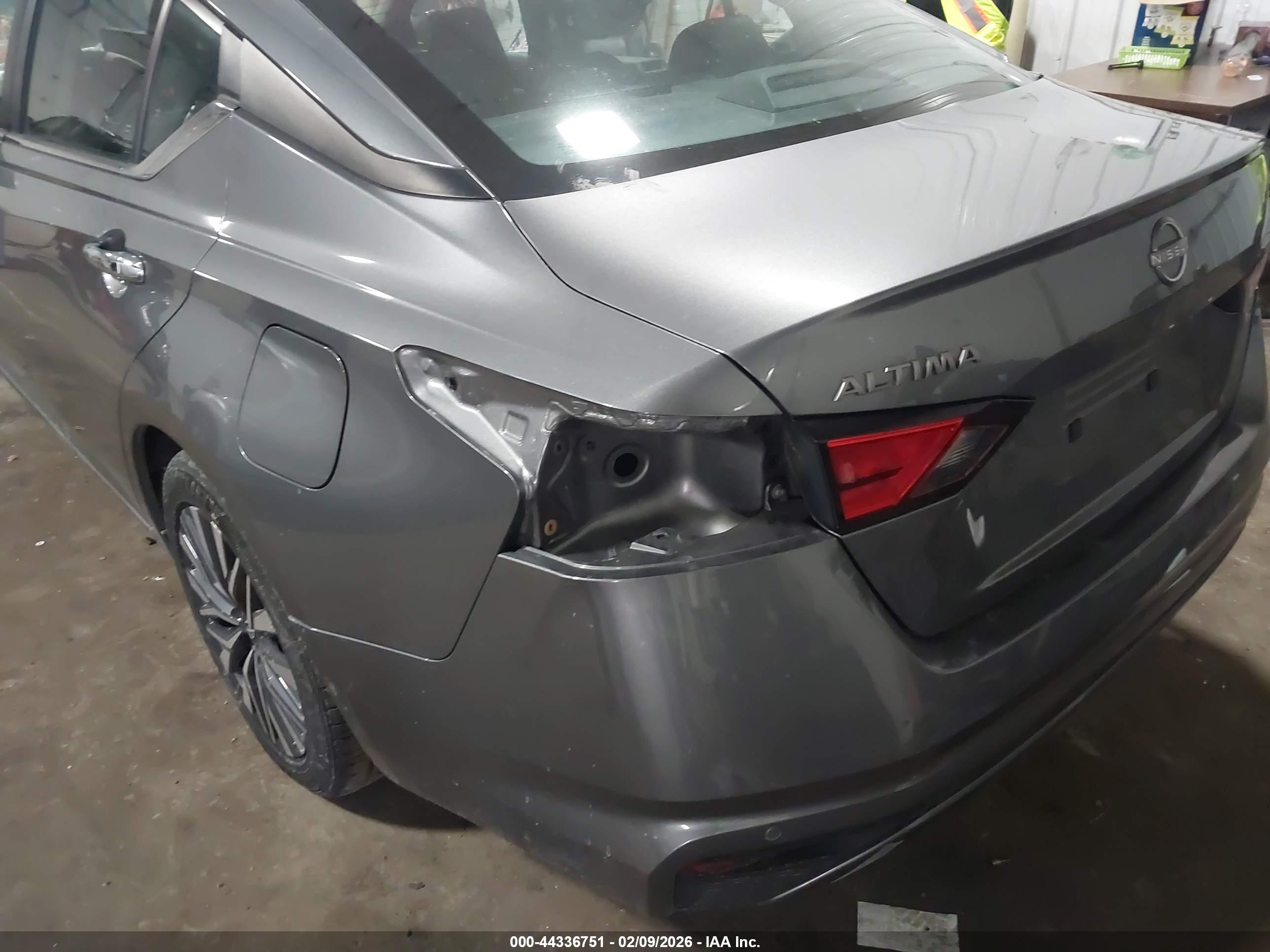 NISSAN ALTIMA image 6