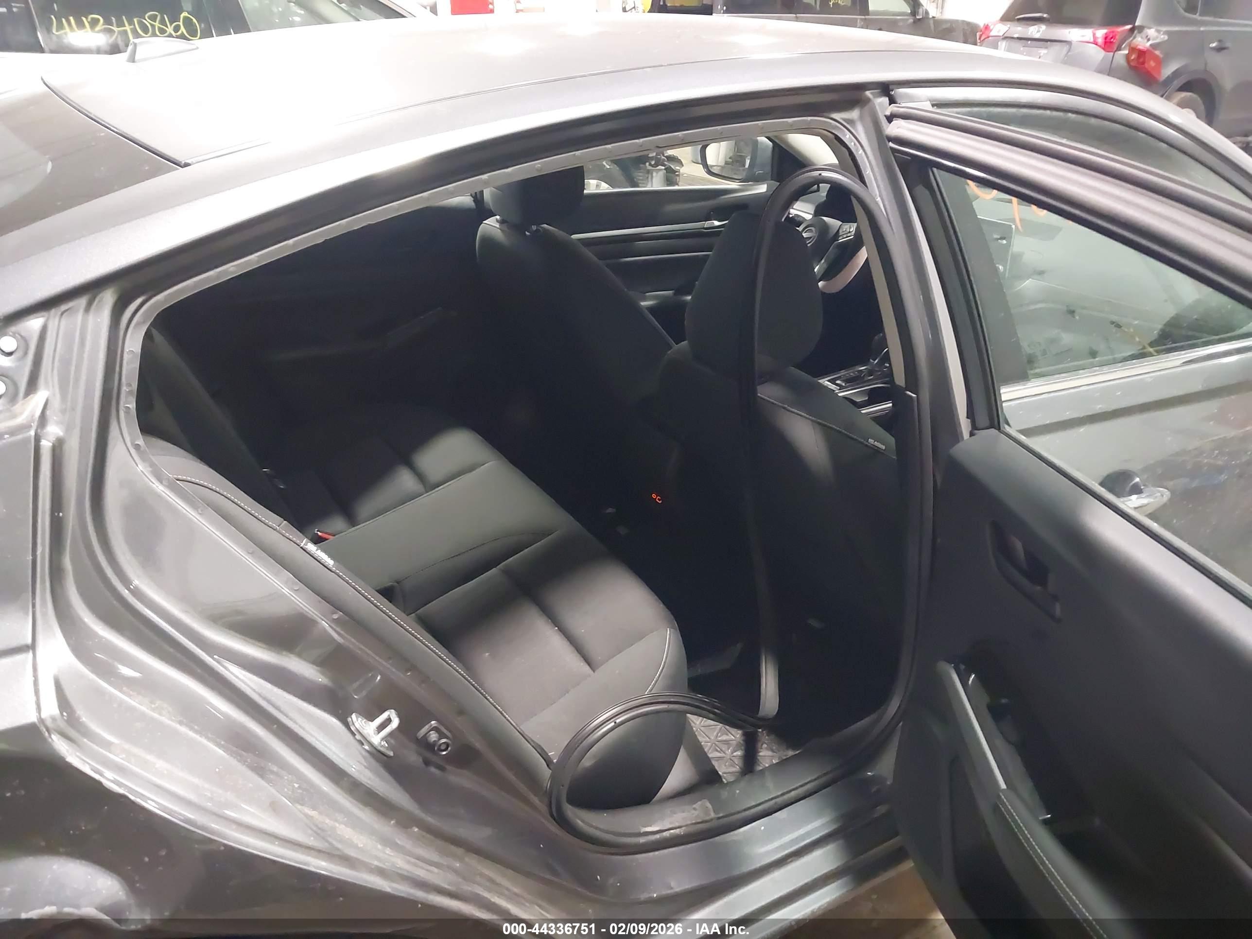 NISSAN ALTIMA image 8