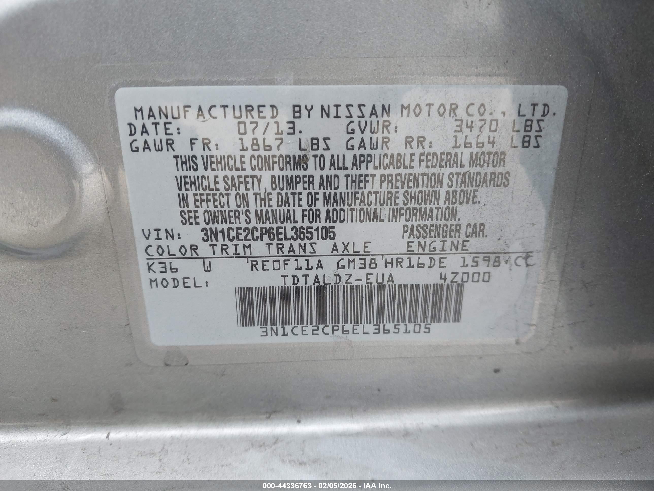 NISSAN VERSA image 9