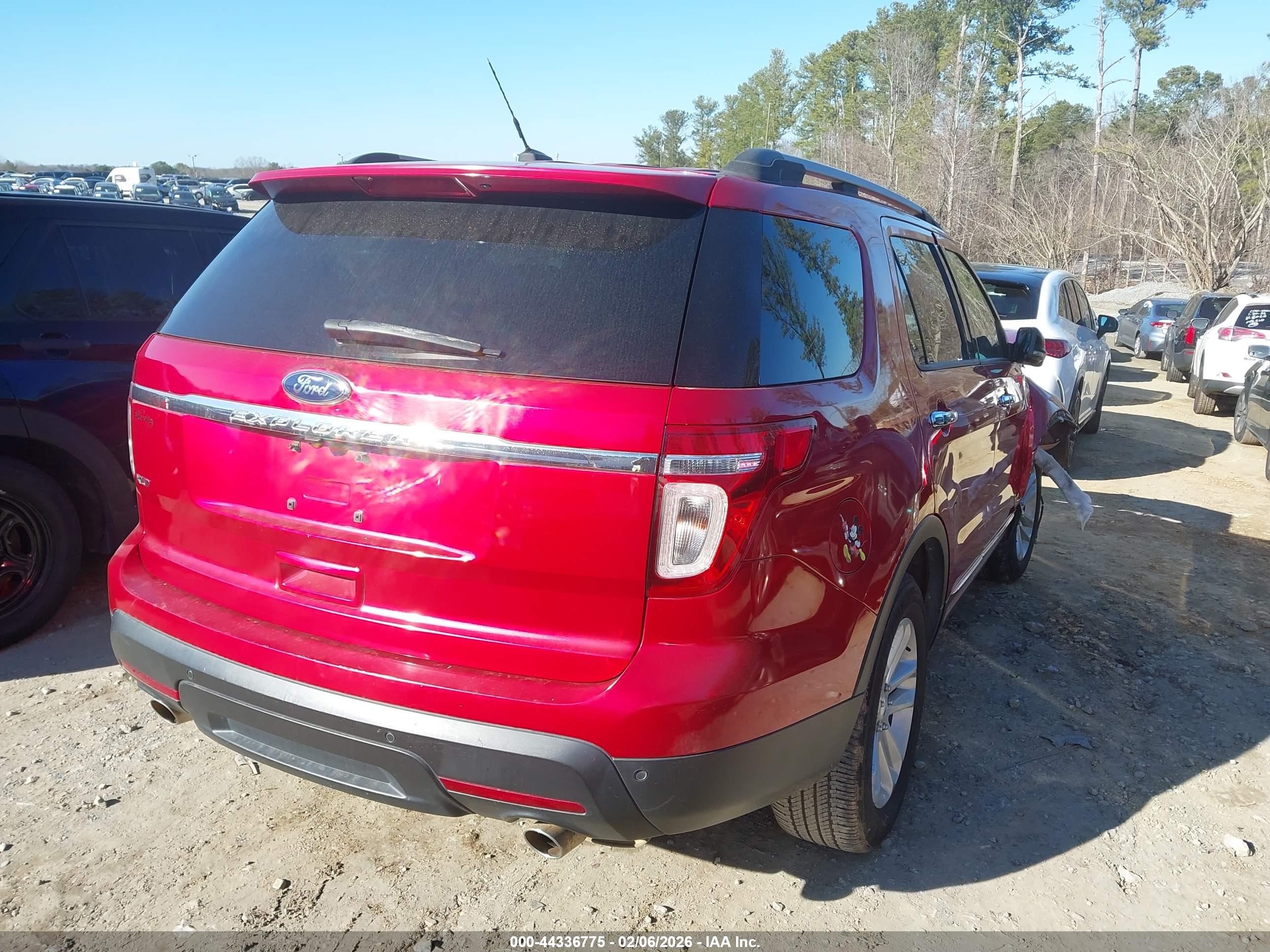 FORD EXPLORER image 4