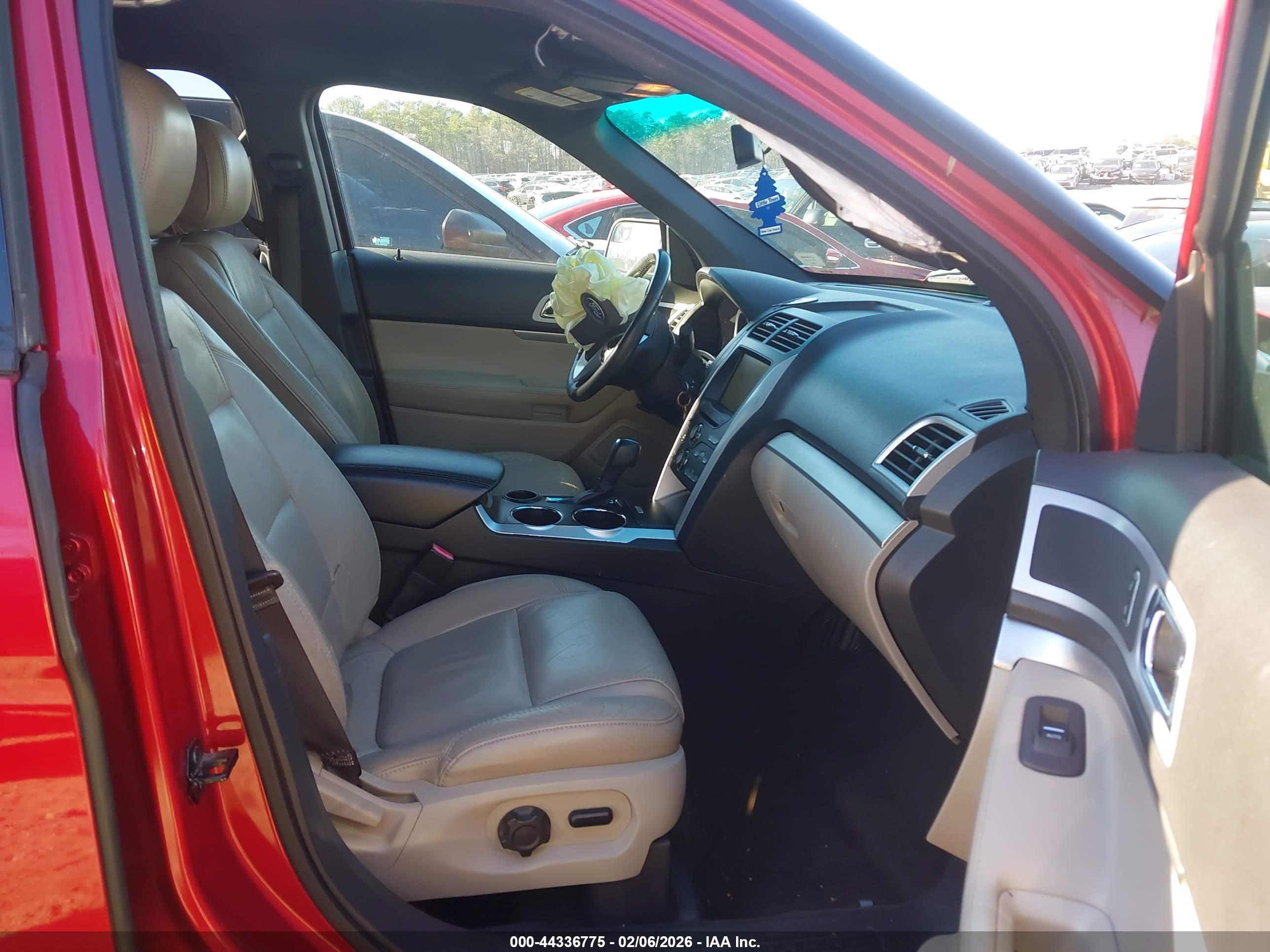 FORD EXPLORER image 5