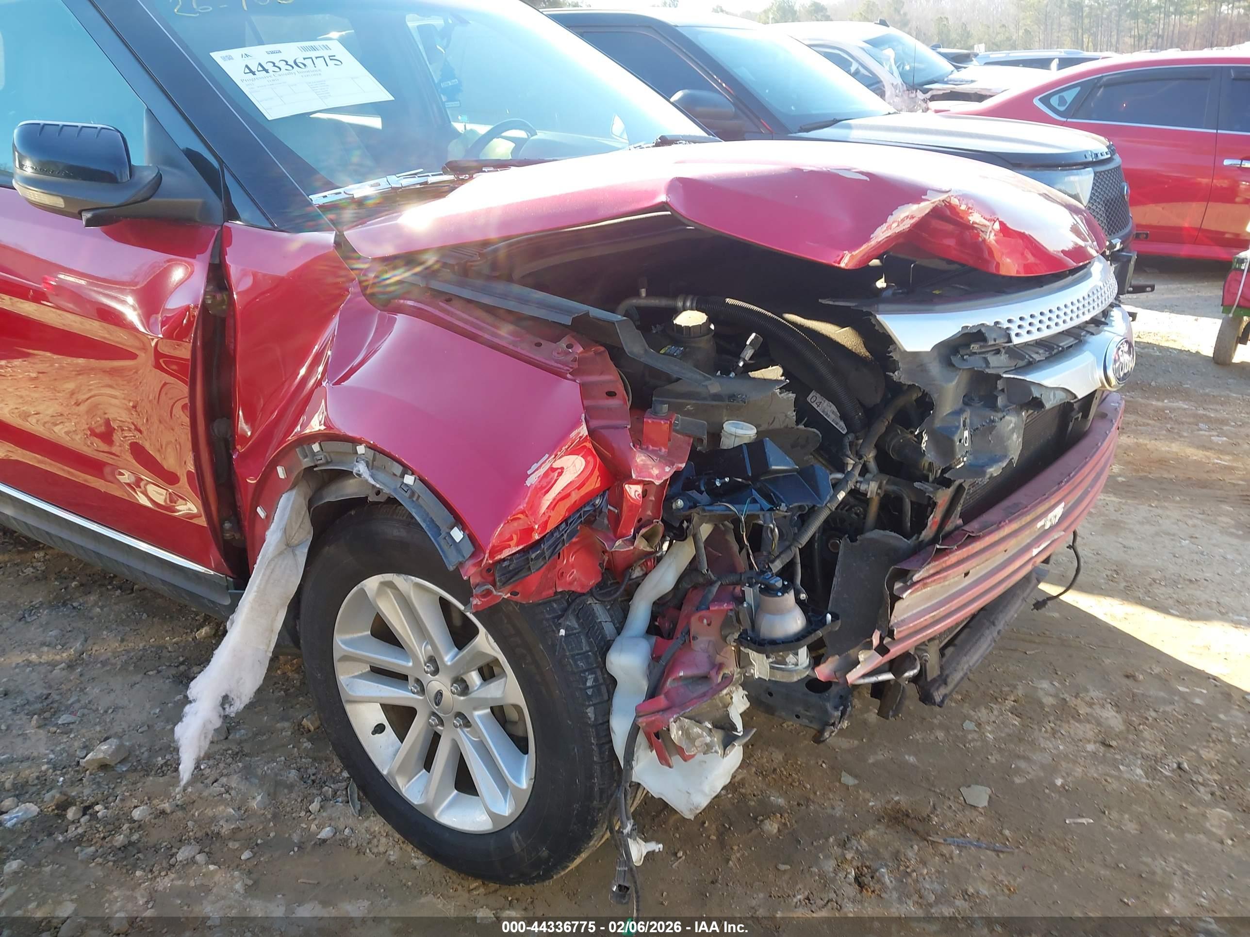 FORD EXPLORER image 6