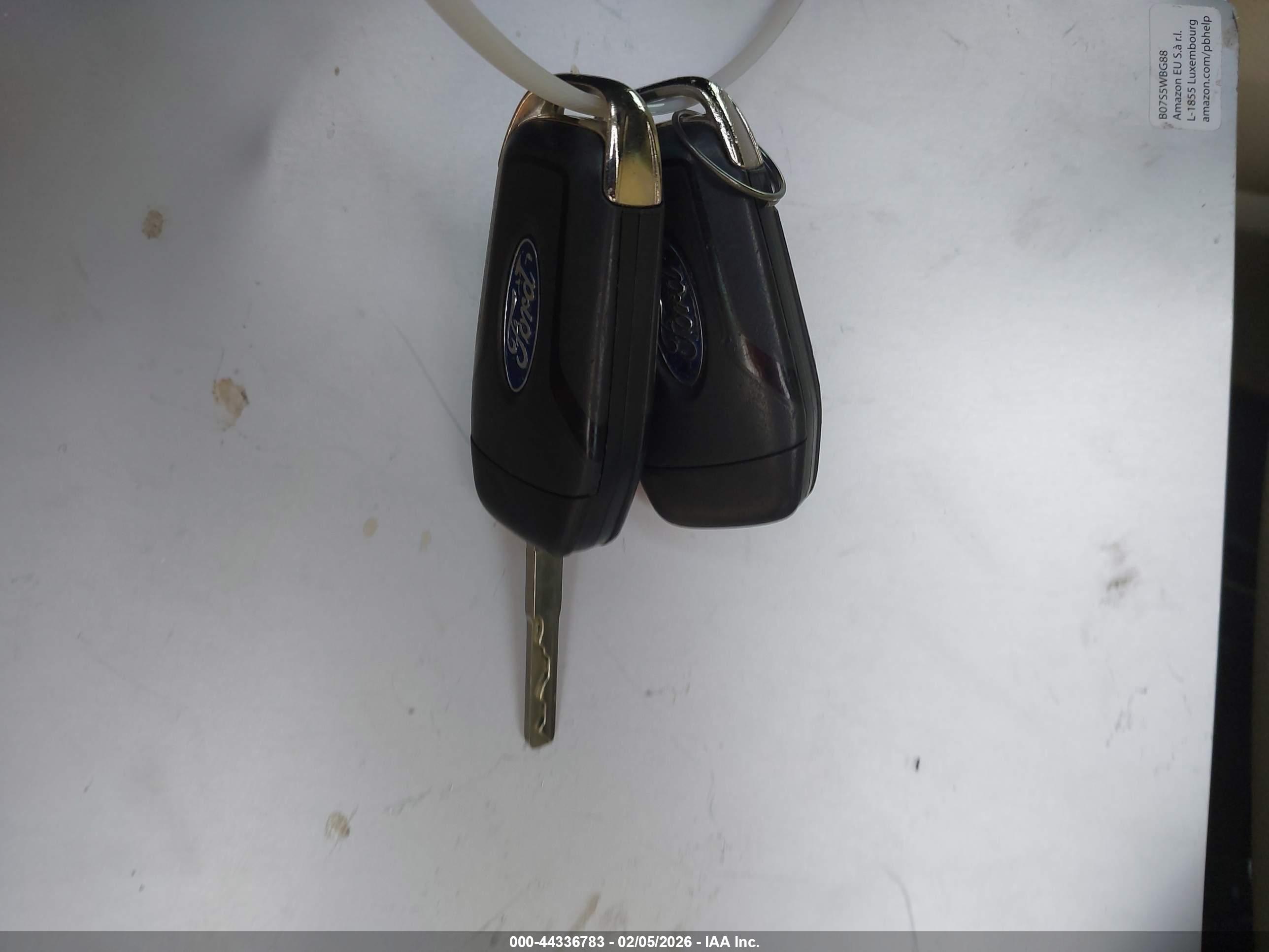 FORD FUSION image 11