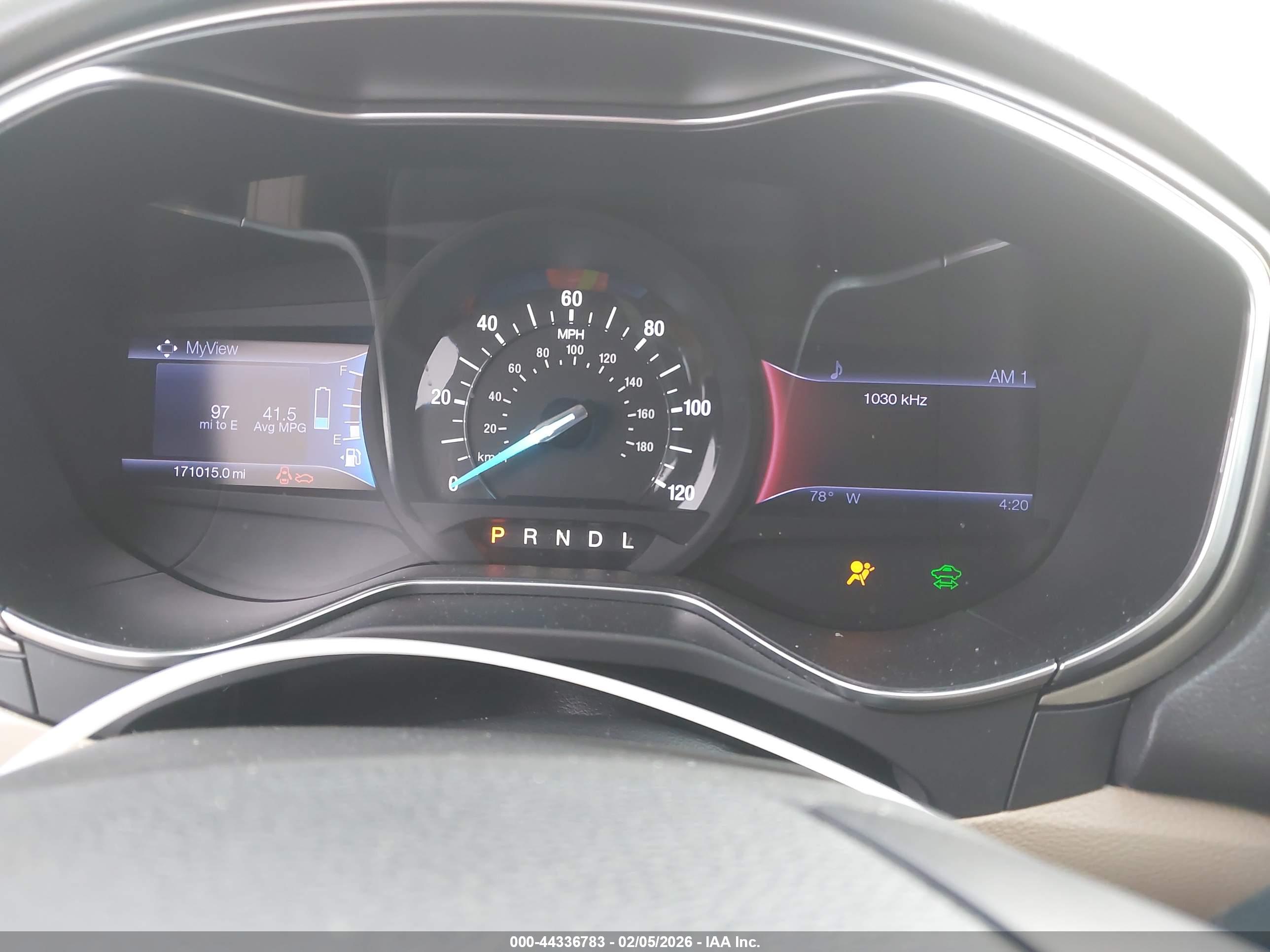 FORD FUSION image 7