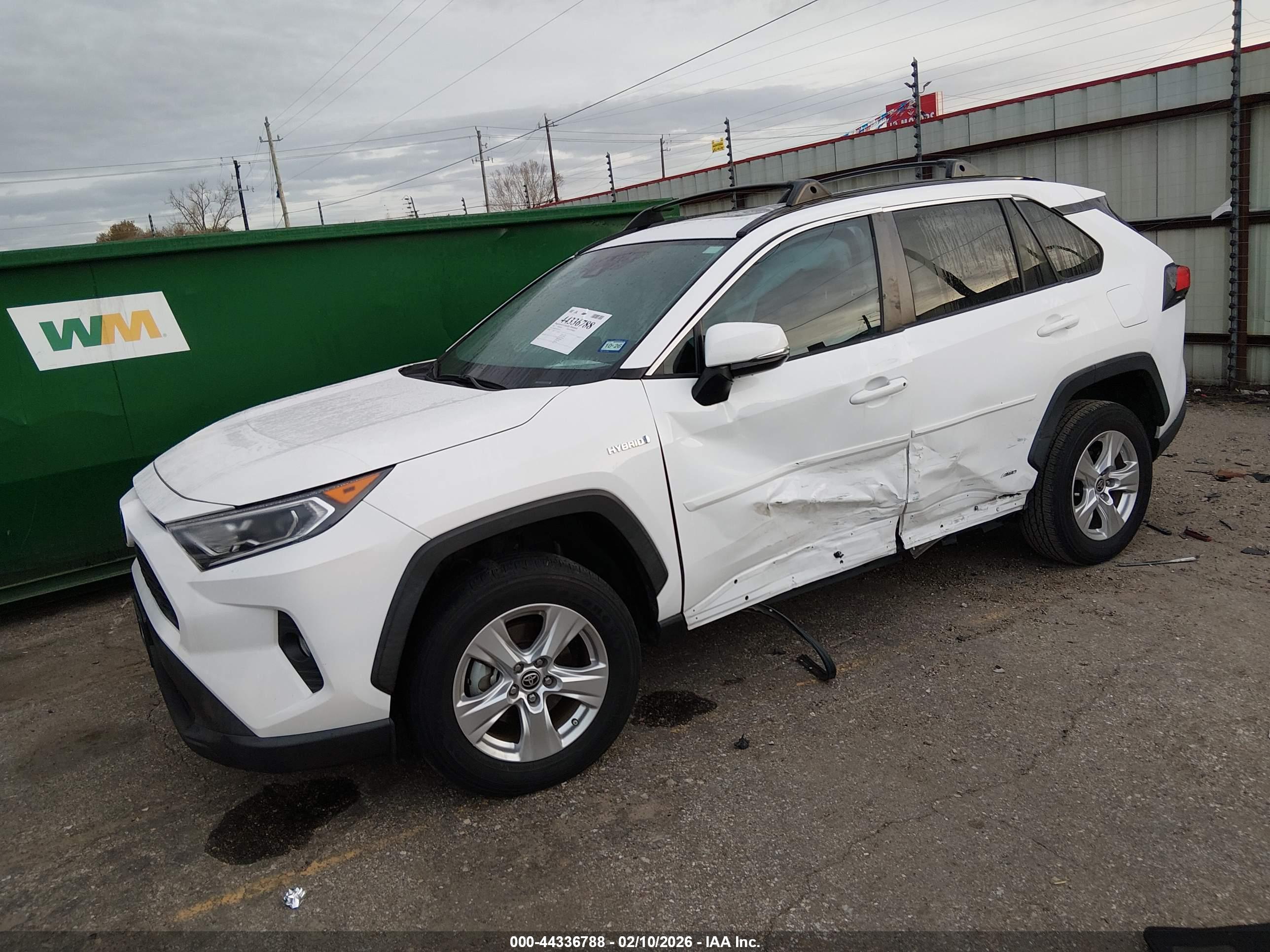 TOYOTA RAV4 image 2