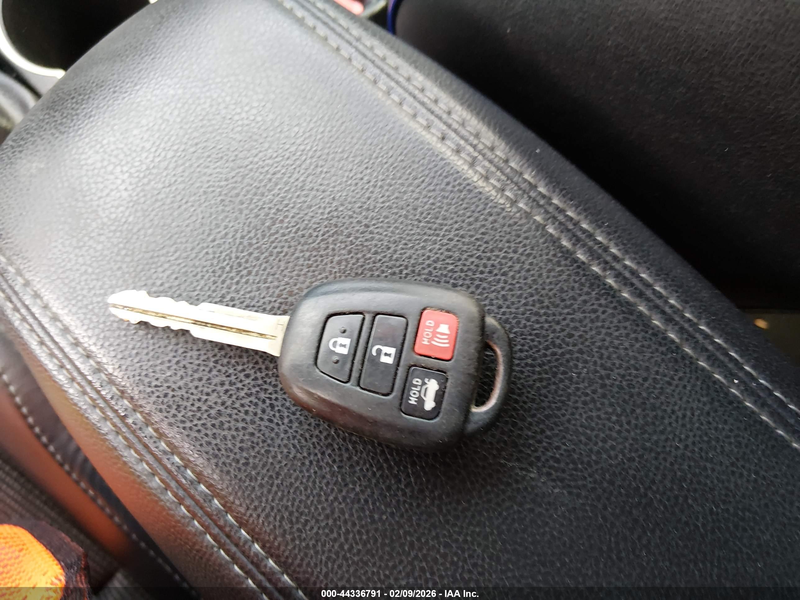 TOYOTA COROLLA image 11