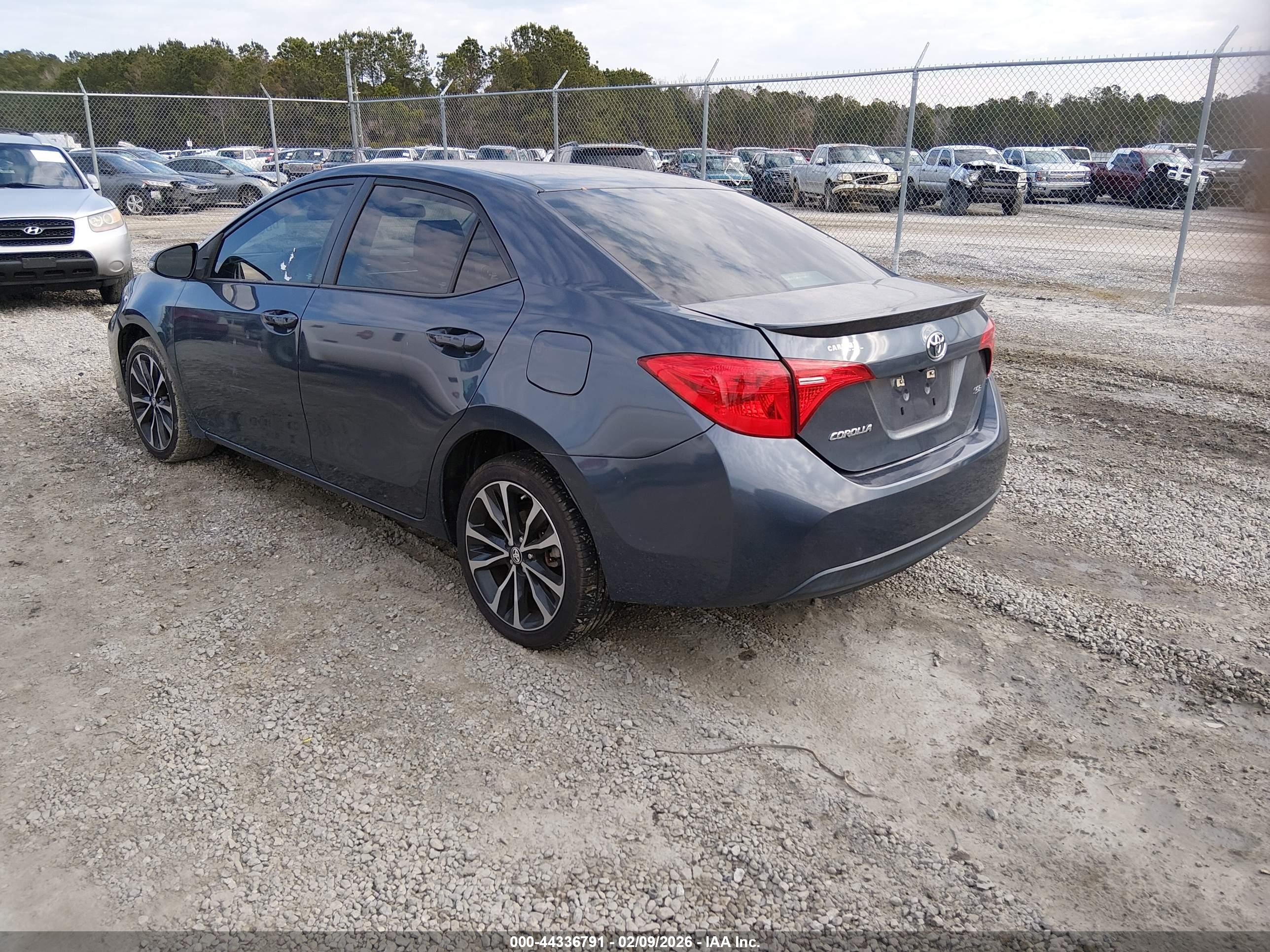 TOYOTA COROLLA image 3