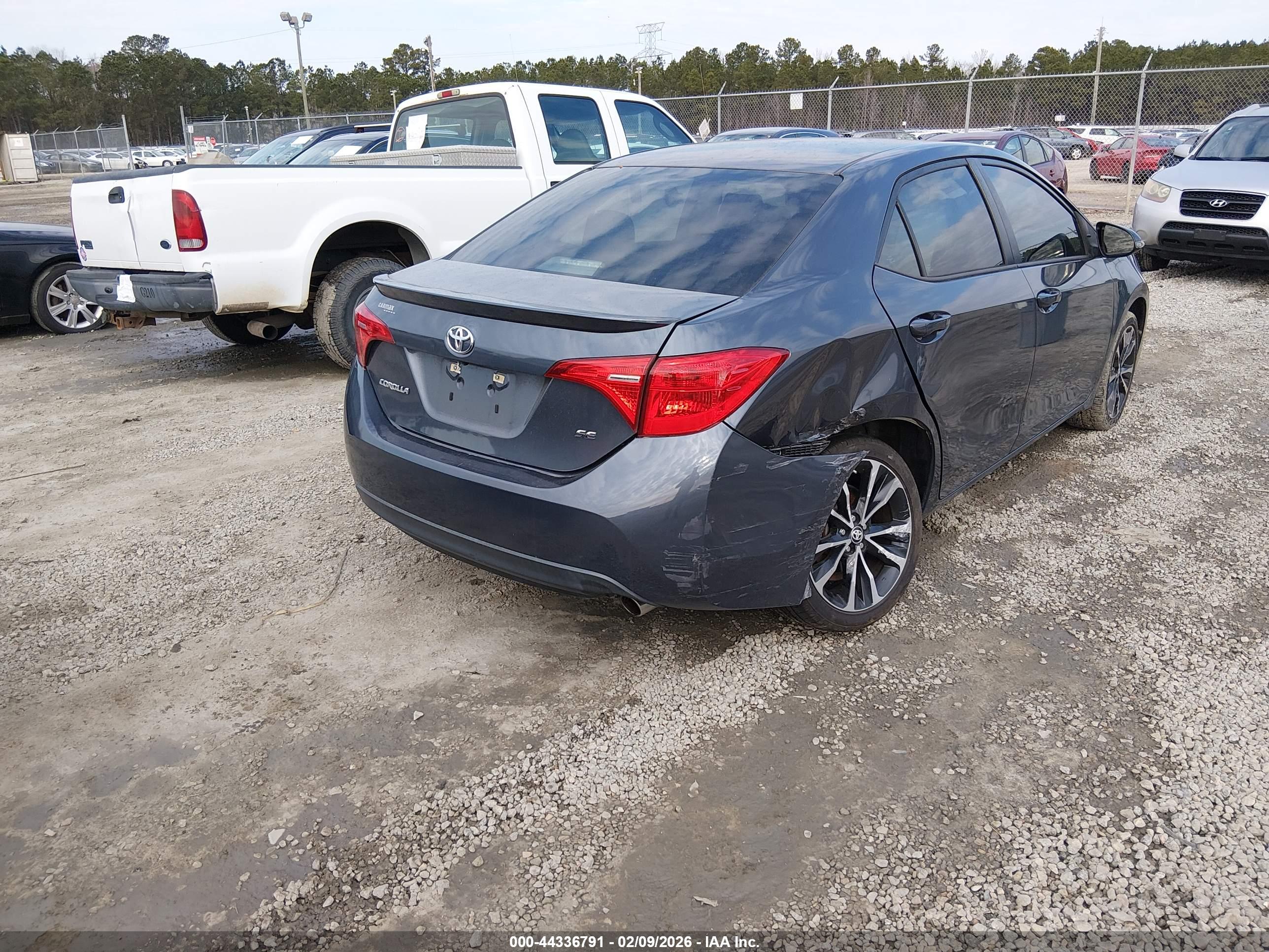 TOYOTA COROLLA image 4