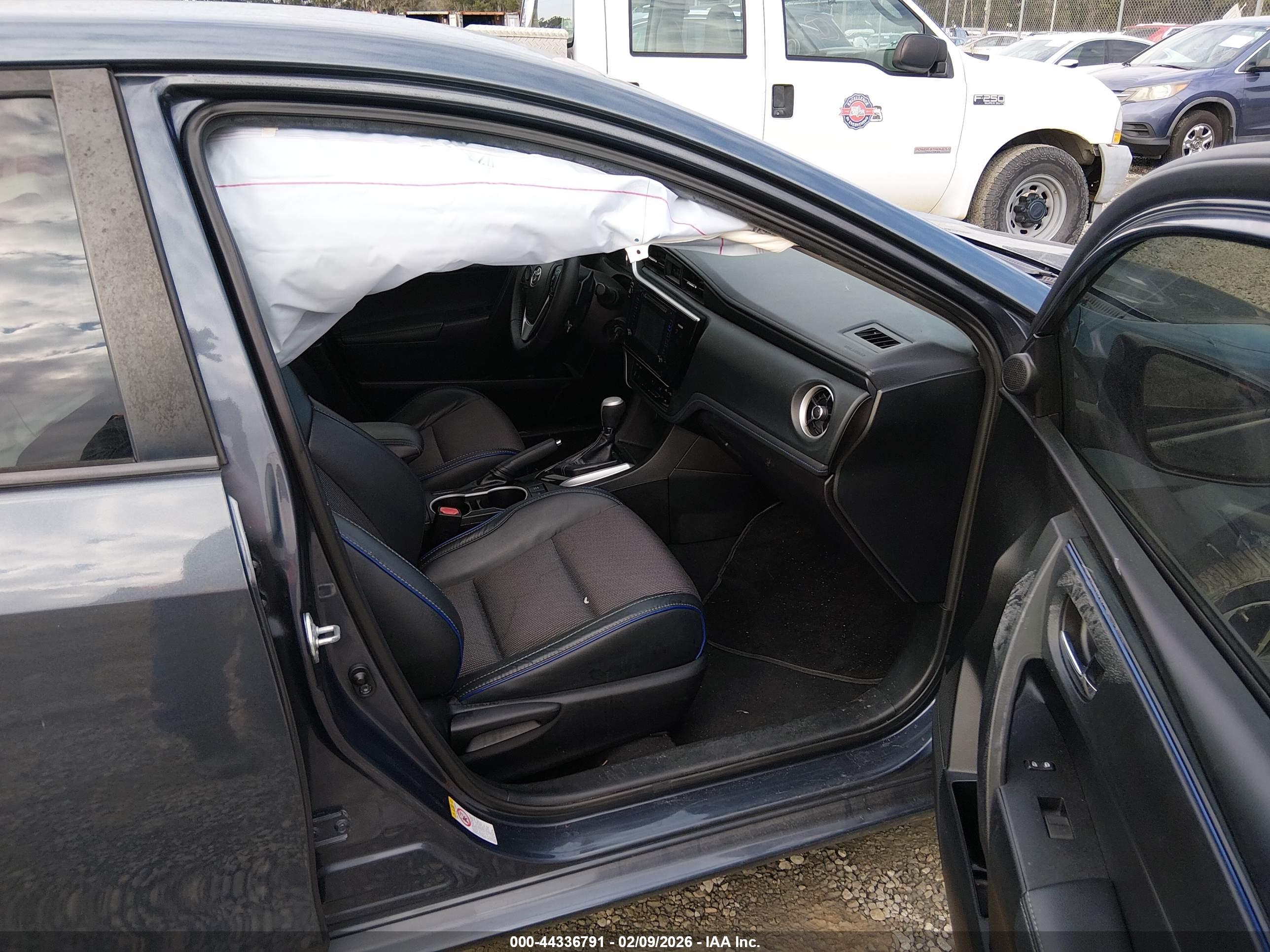 TOYOTA COROLLA image 5