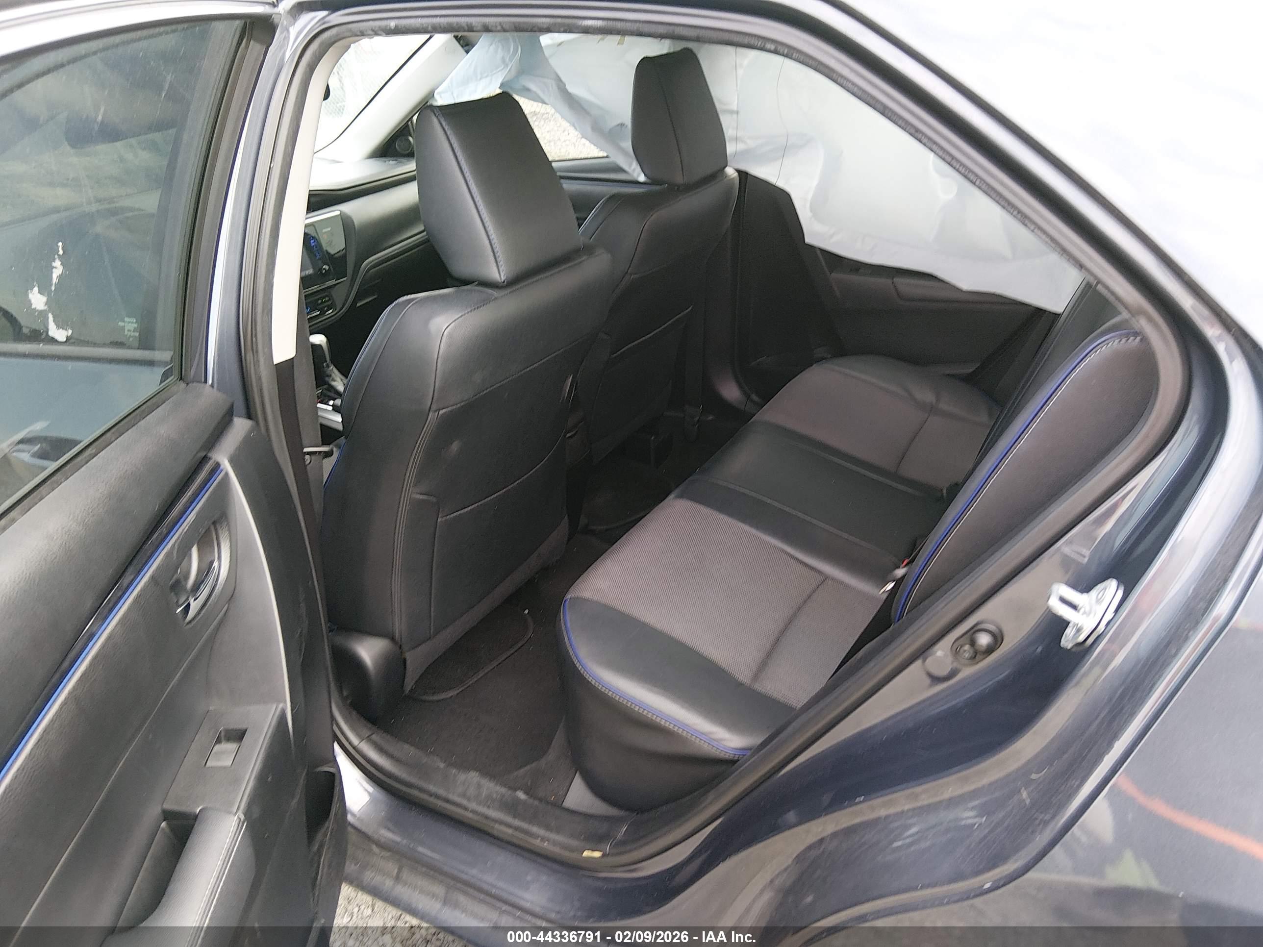 TOYOTA COROLLA image 8
