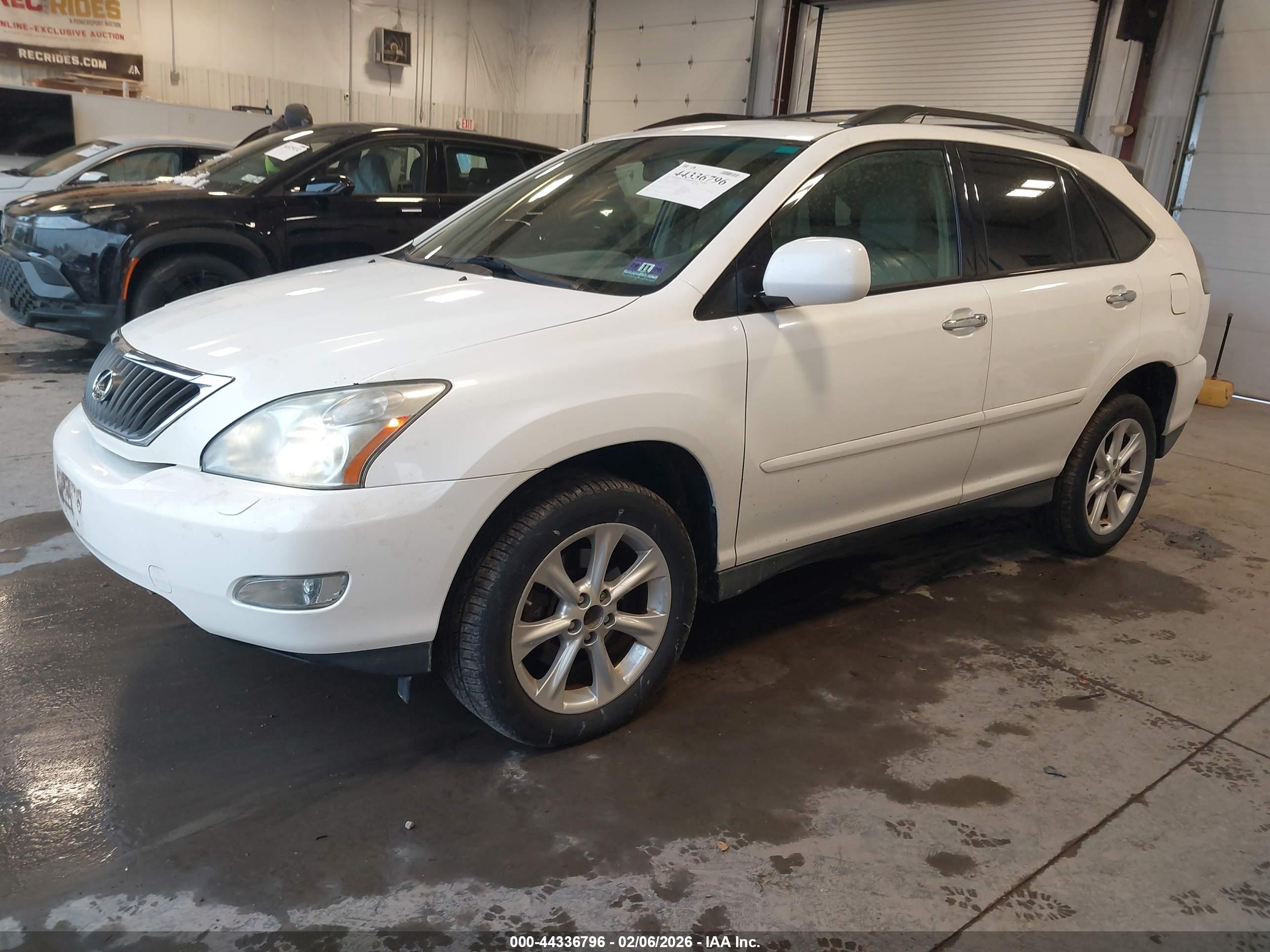 LEXUS RX image 2