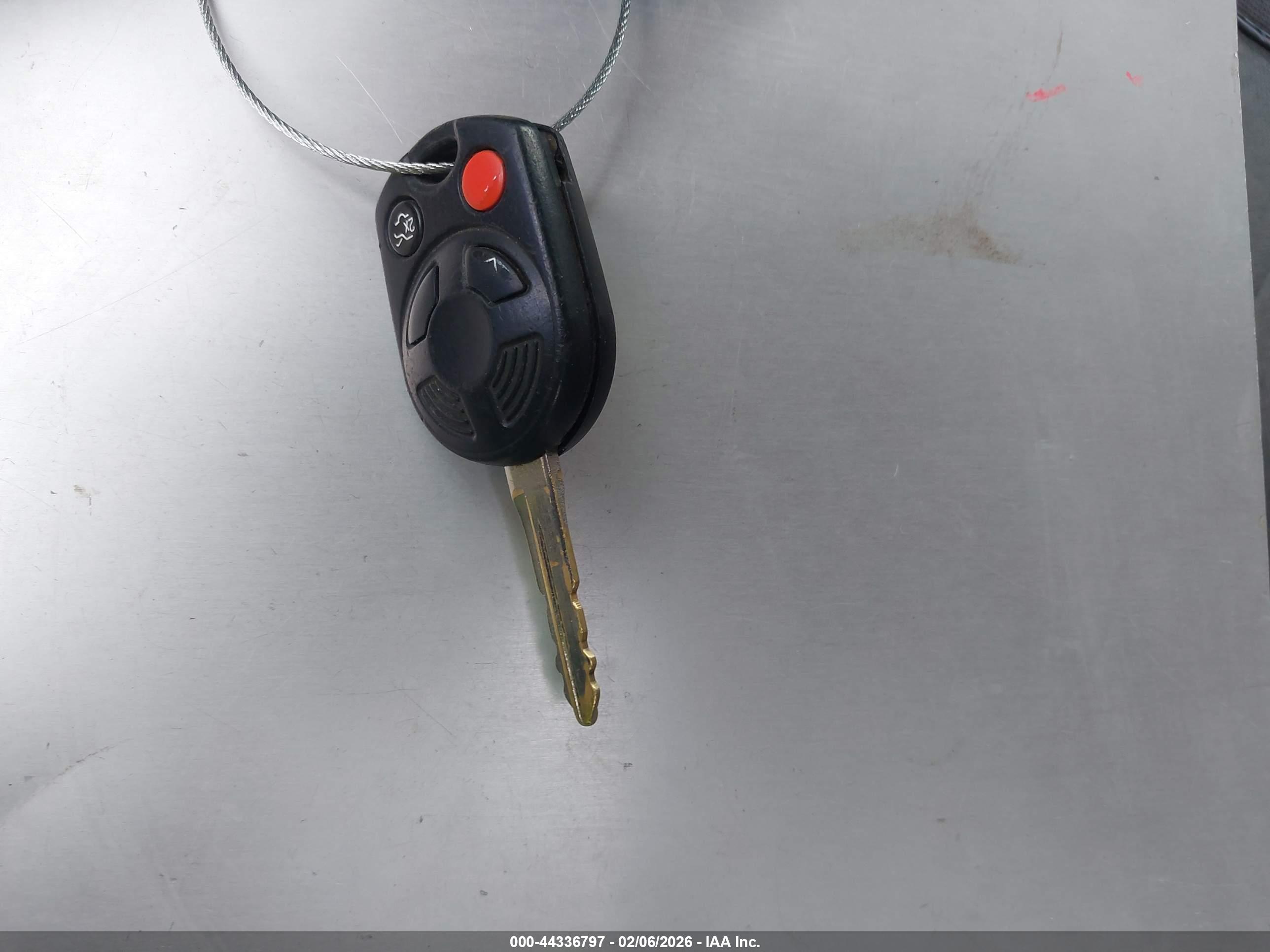 FORD ESCAPE image 11