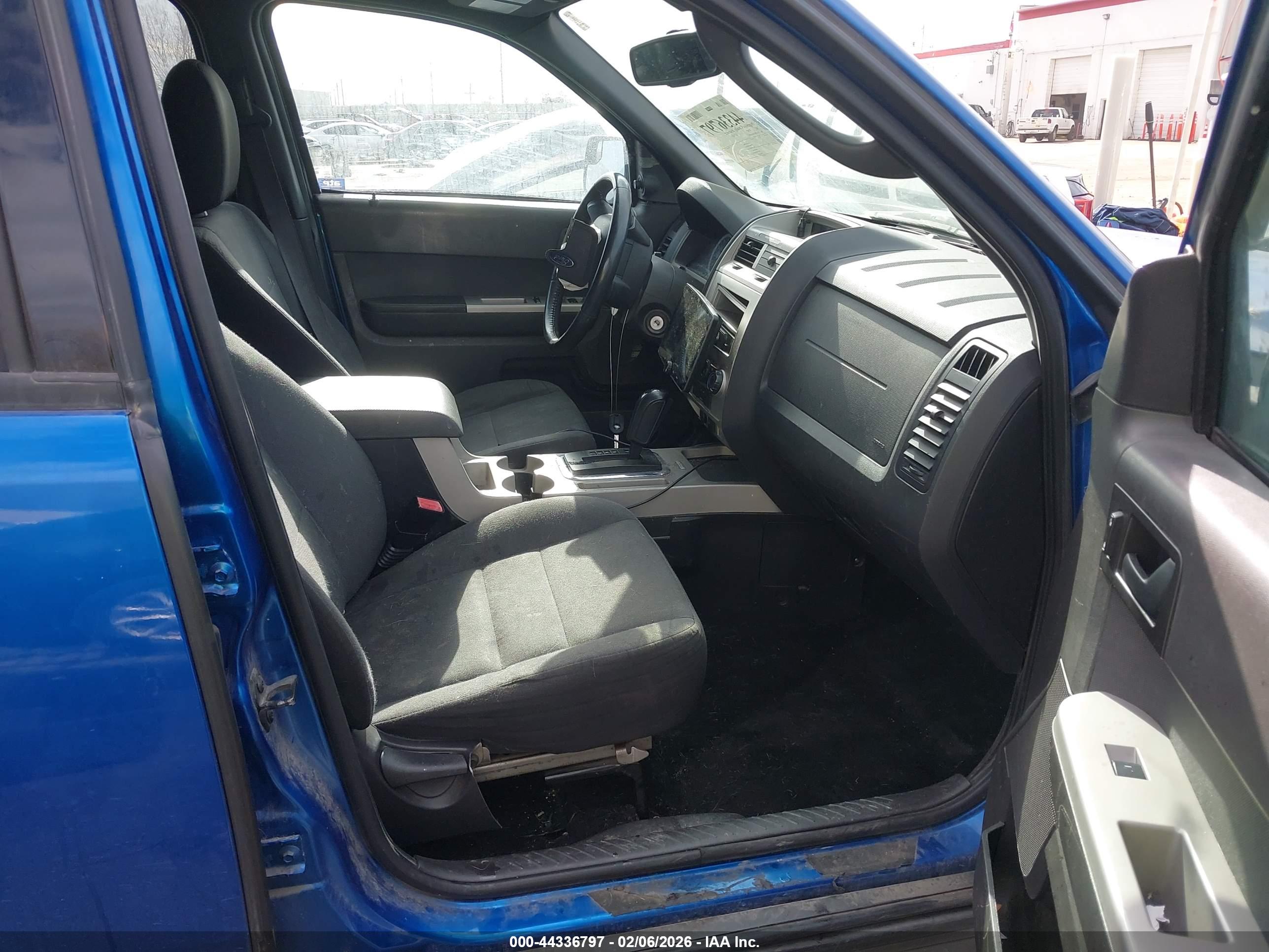 FORD ESCAPE image 5