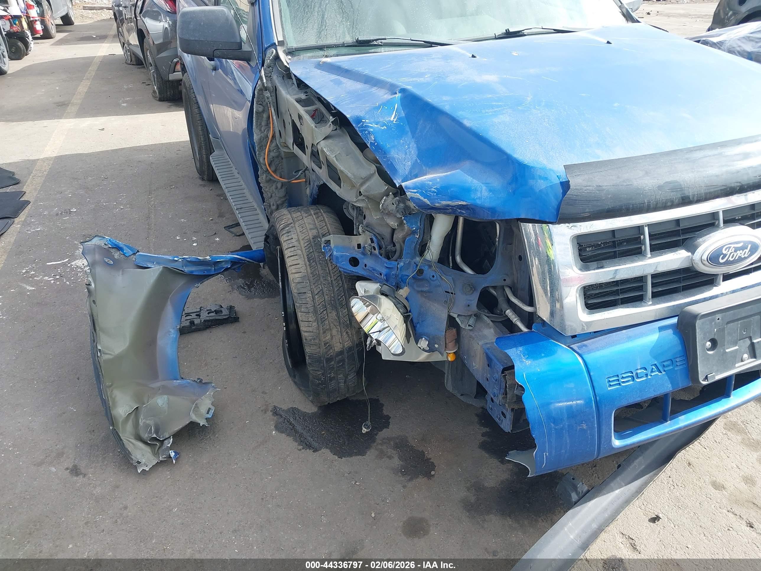 FORD ESCAPE image 6
