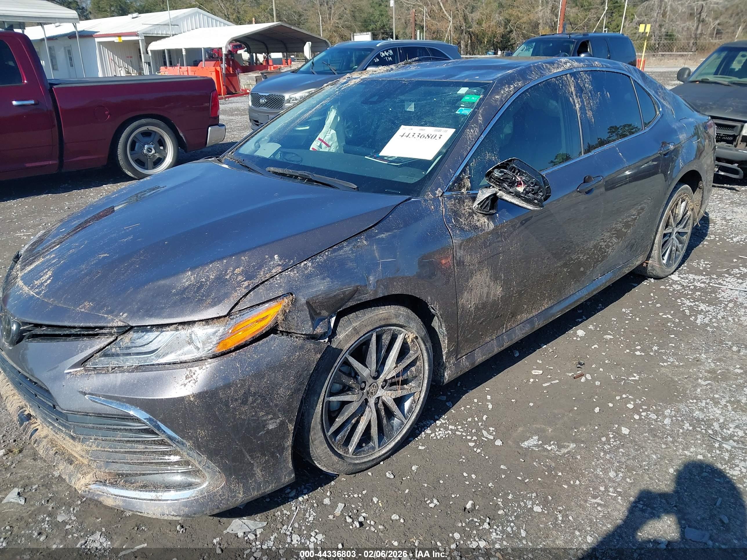 TOYOTA CAMRY image 6