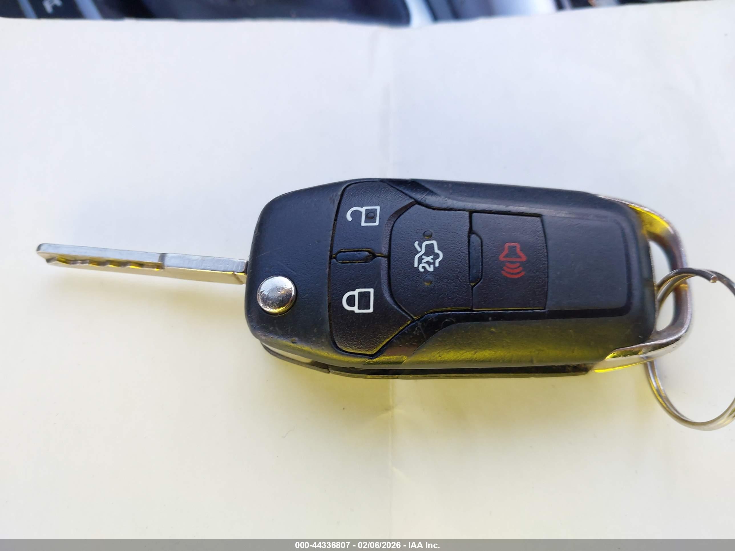 FORD FUSION image 11