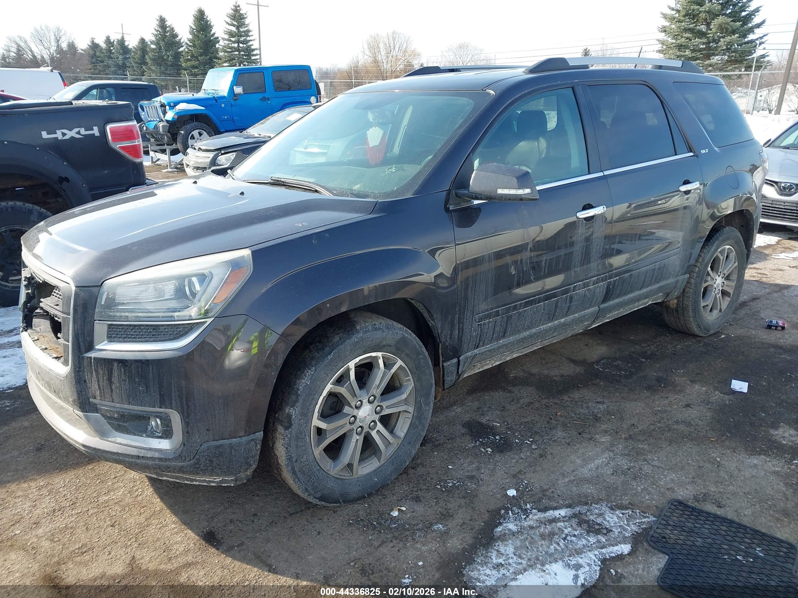 GMC ACADIA image 2
