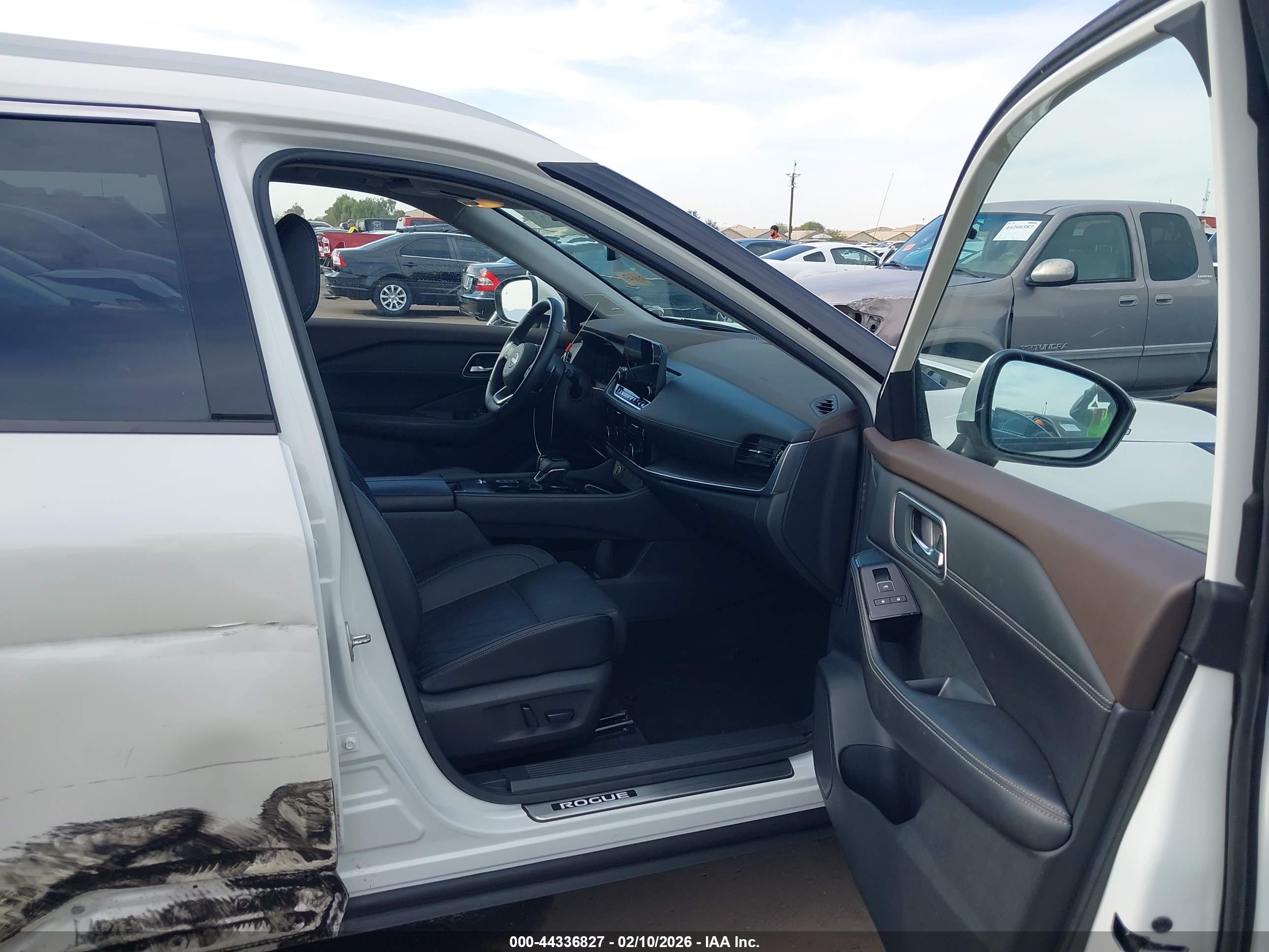 NISSAN ROGUE image 5