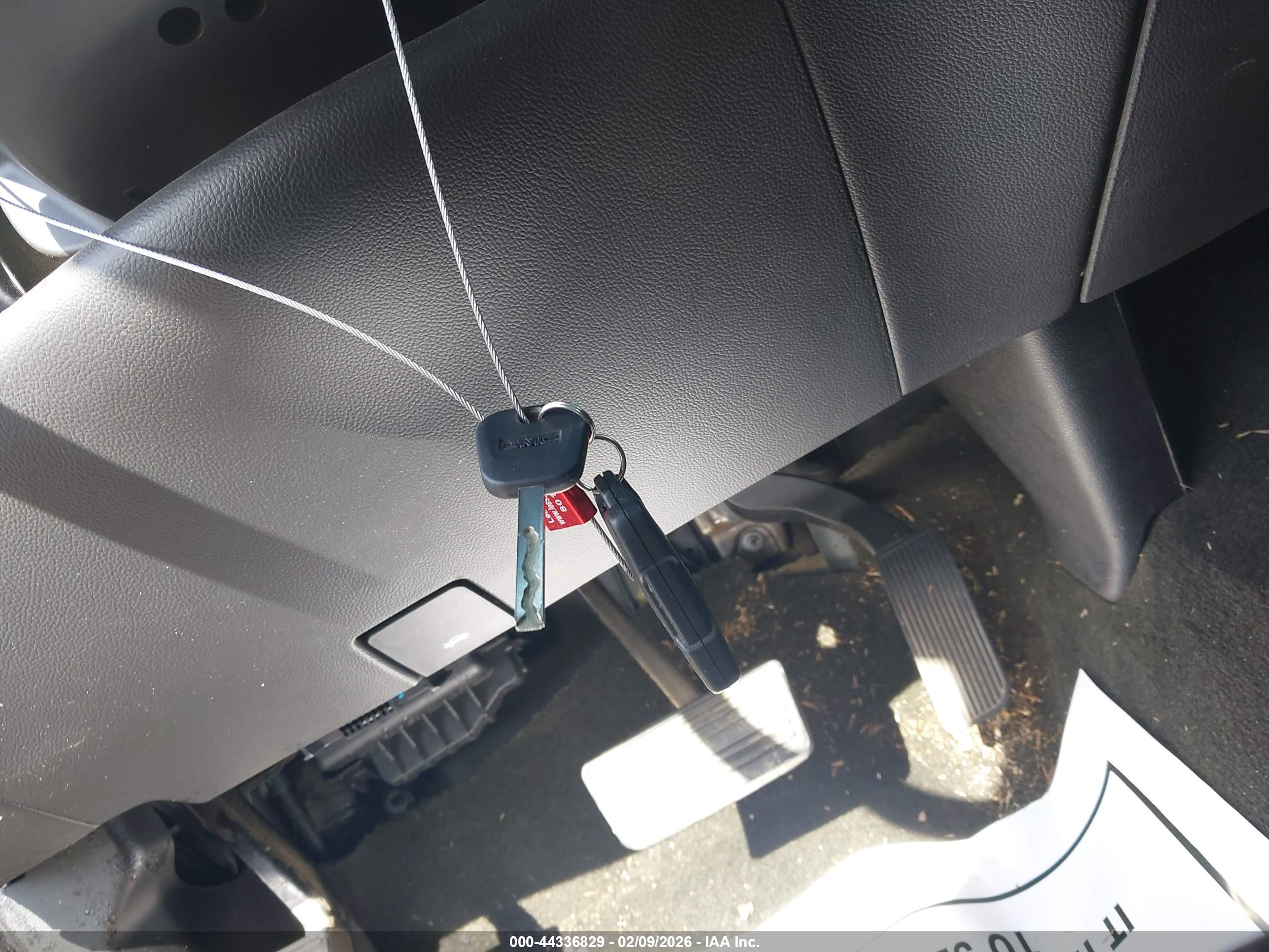 GMC SIERRA image 11
