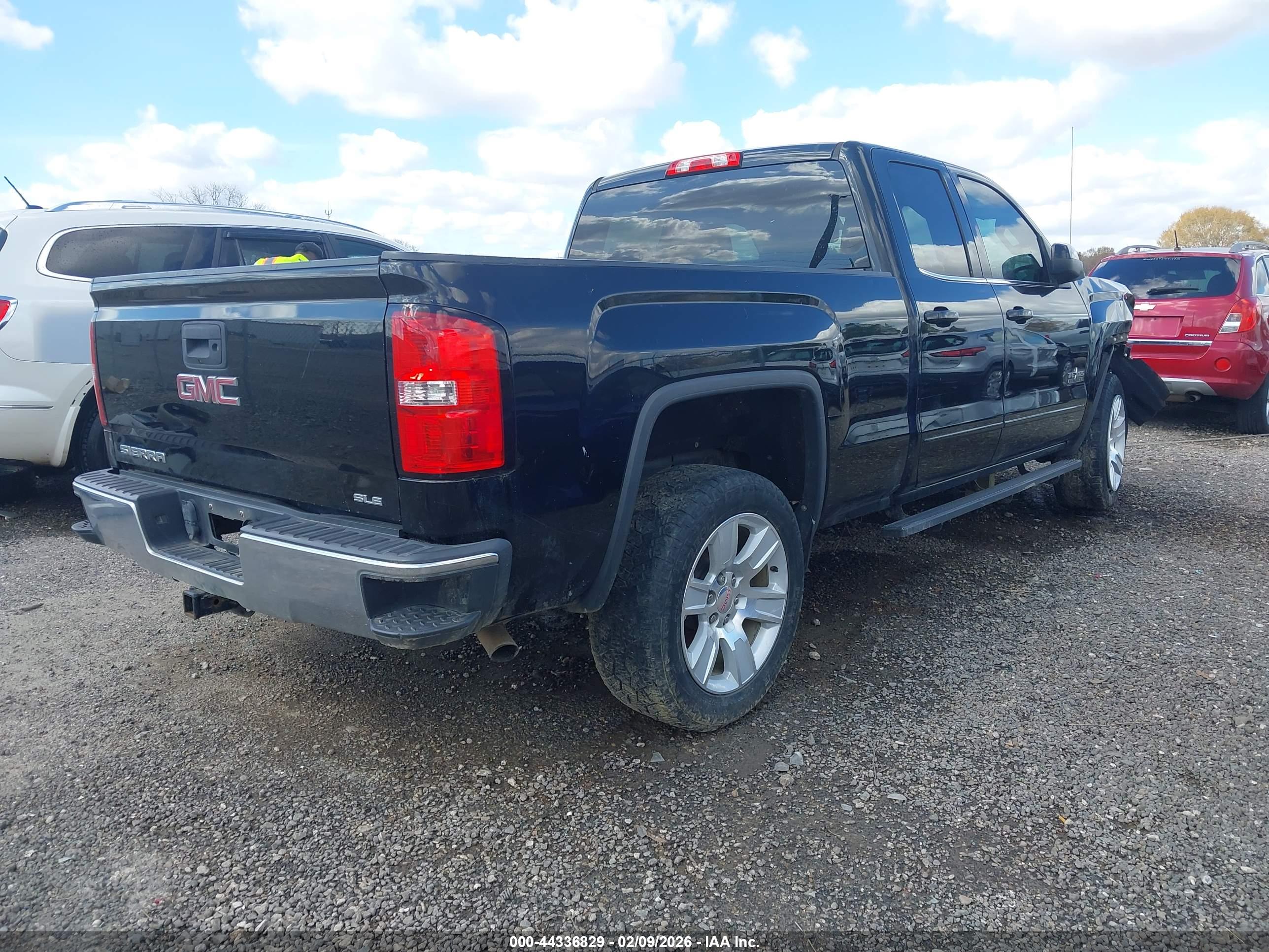 GMC SIERRA image 4