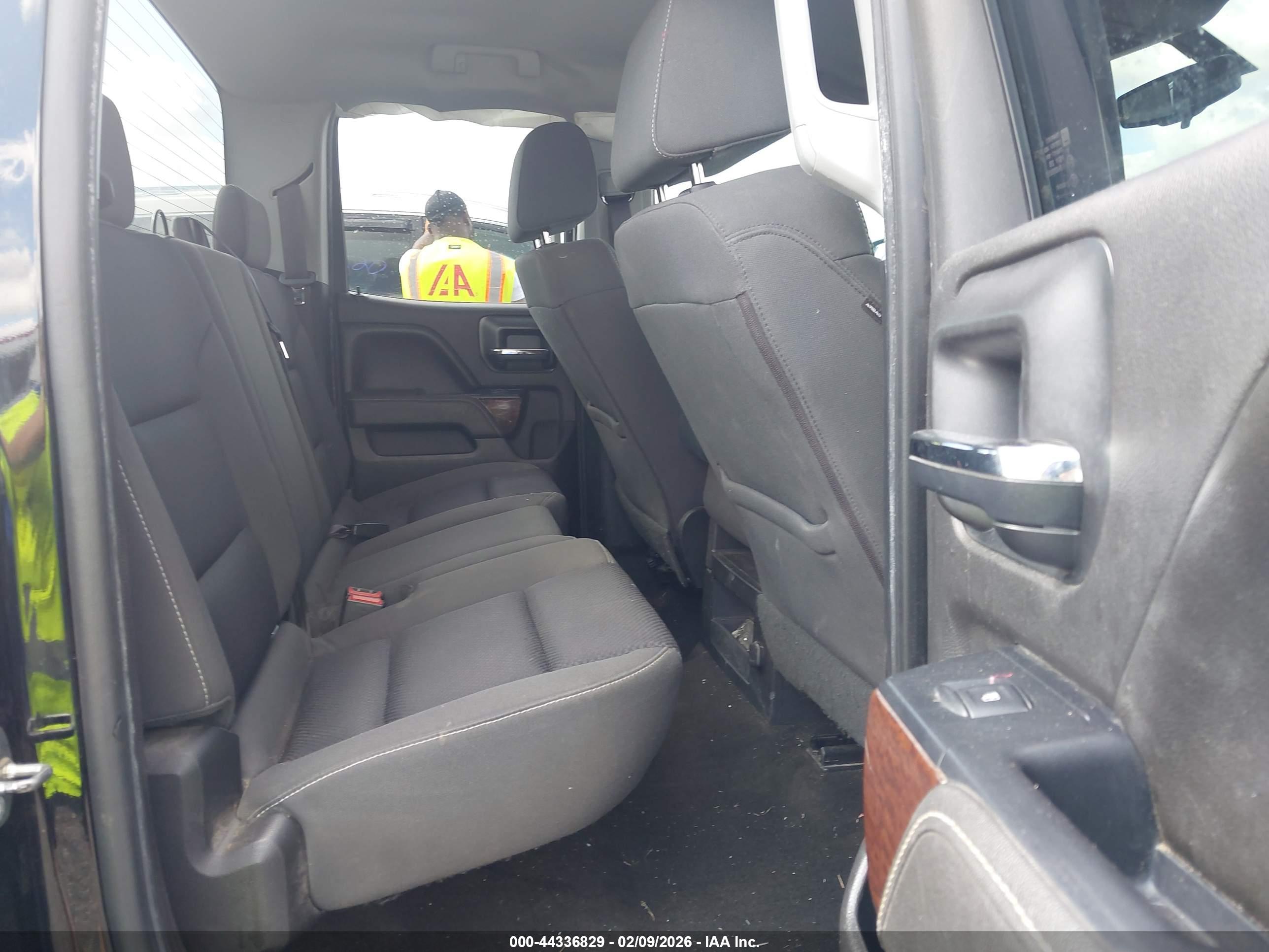 GMC SIERRA image 8