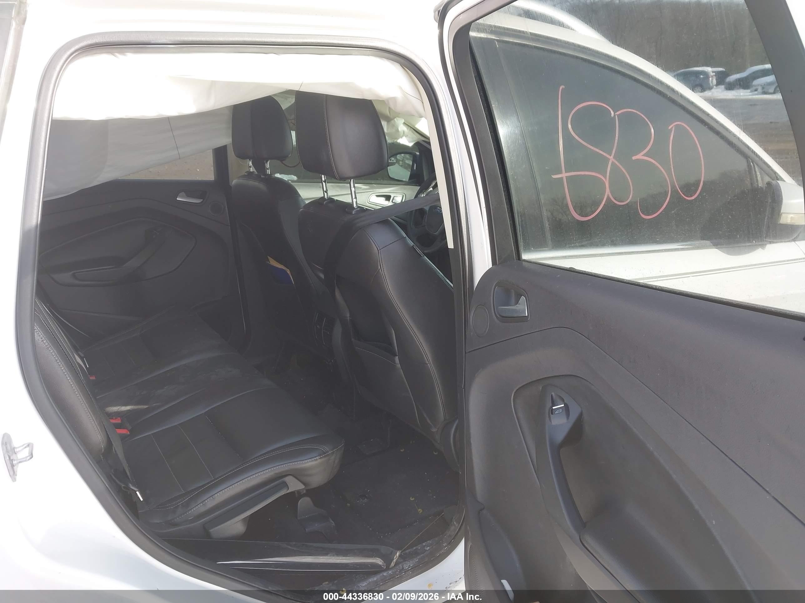 FORD ESCAPE image 8