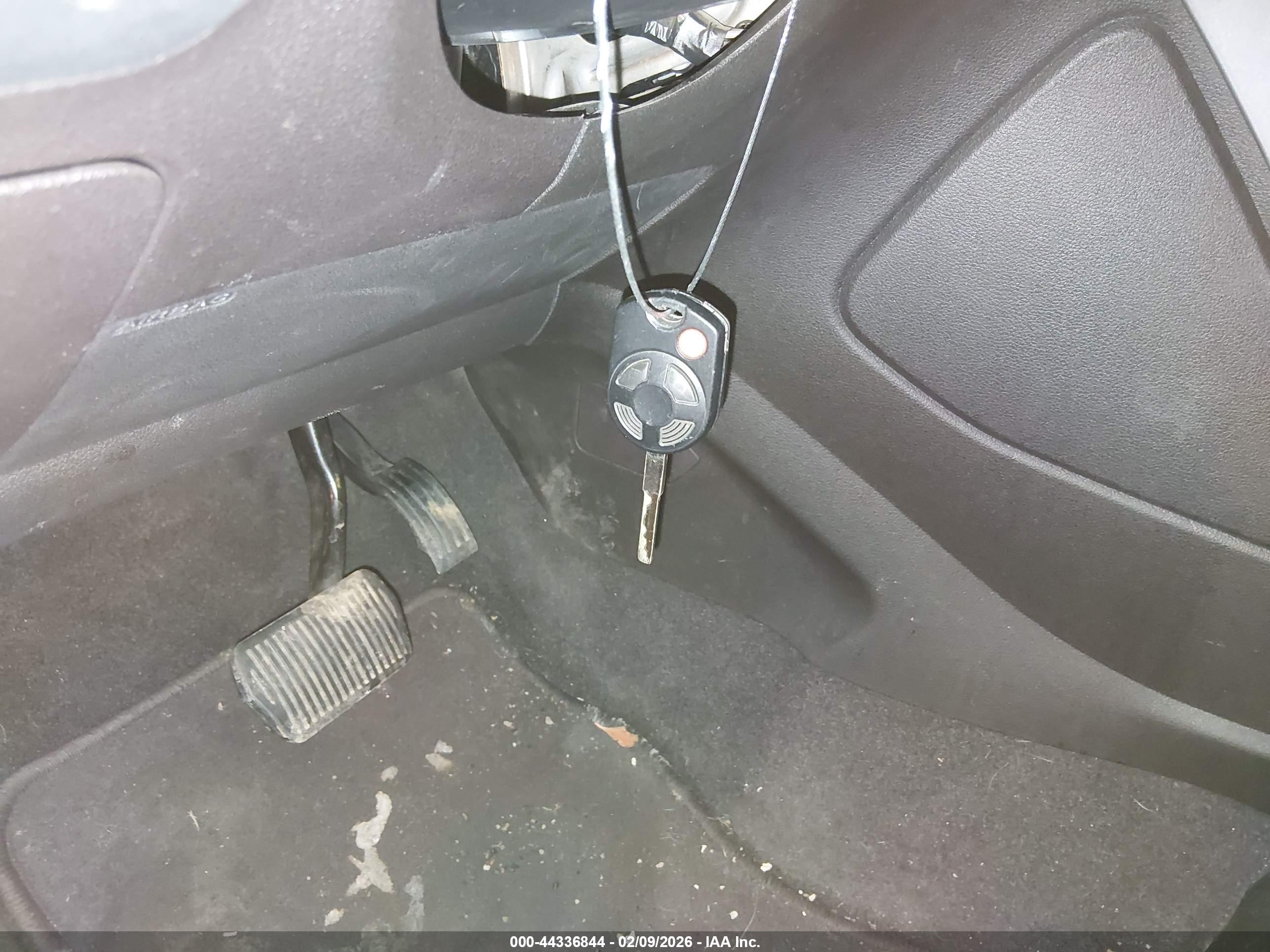 FORD ESCAPE image 11