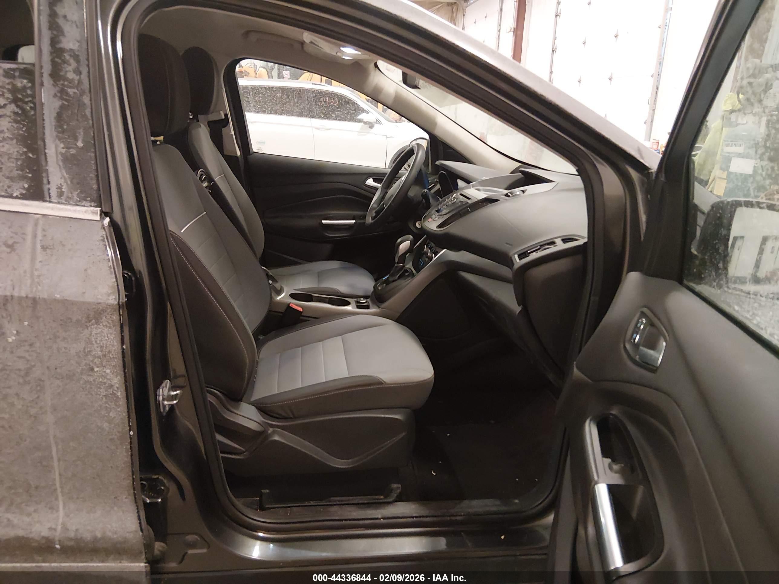 FORD ESCAPE image 5