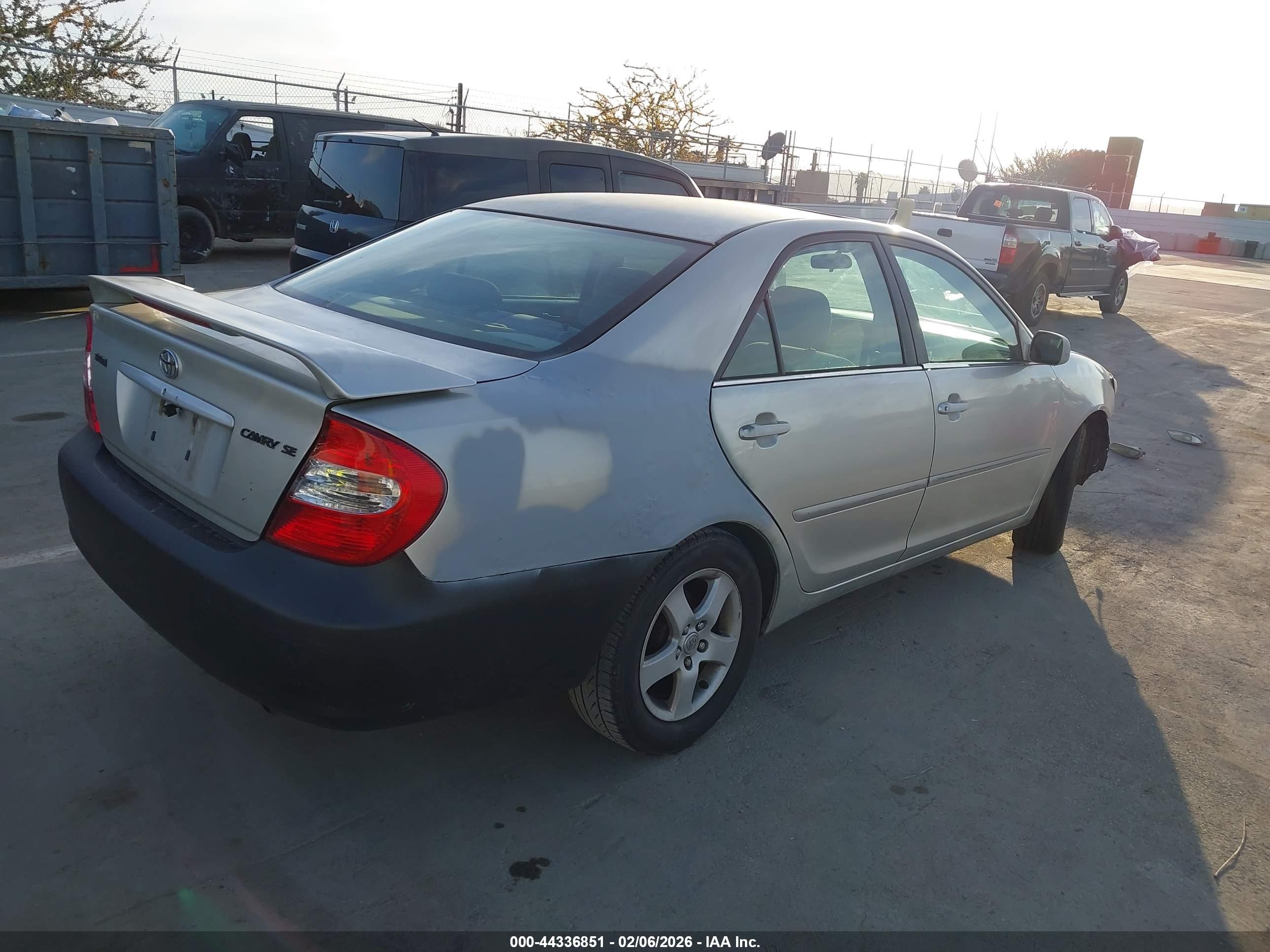 TOYOTA CAMRY image 4