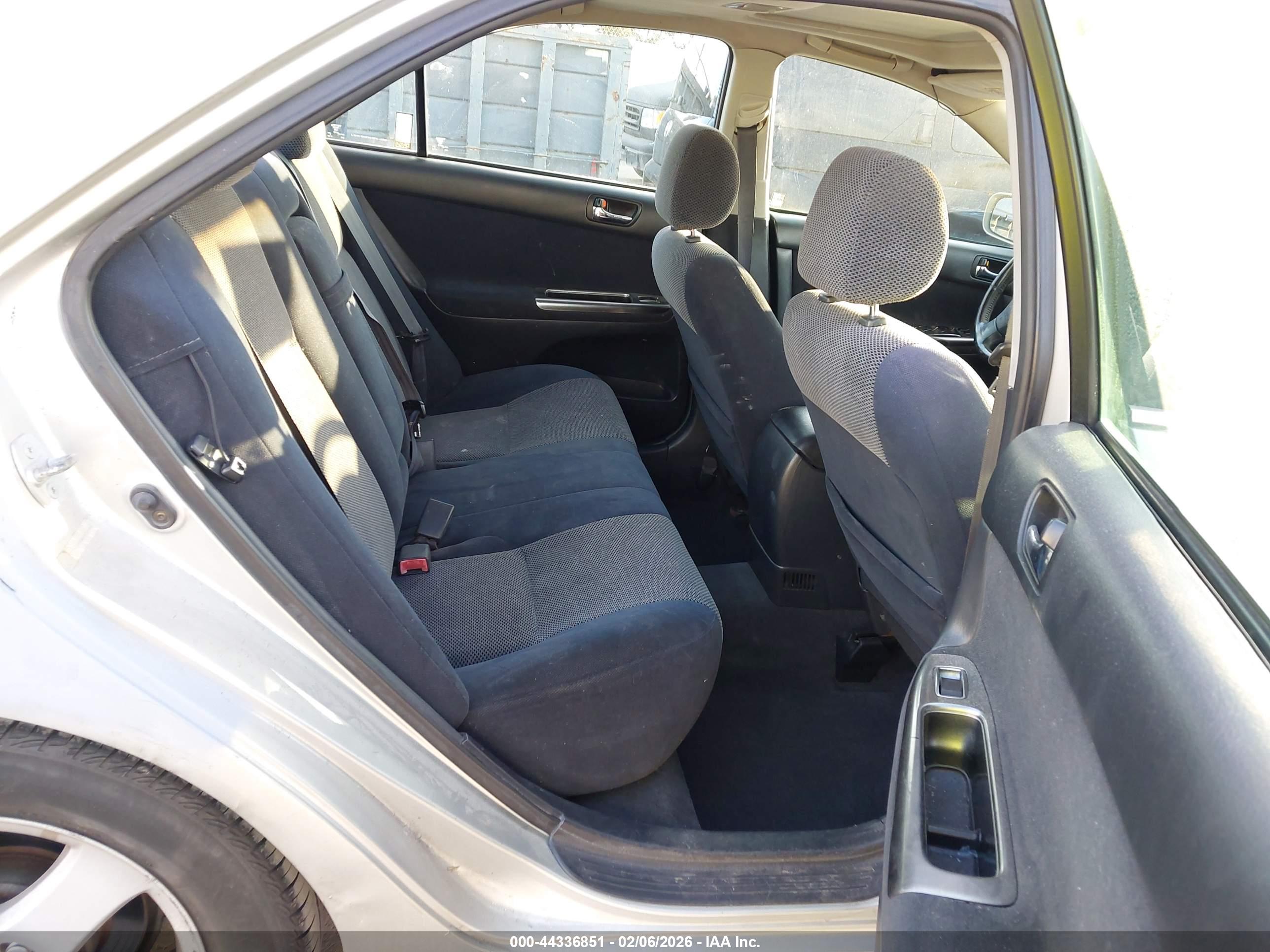 TOYOTA CAMRY image 8